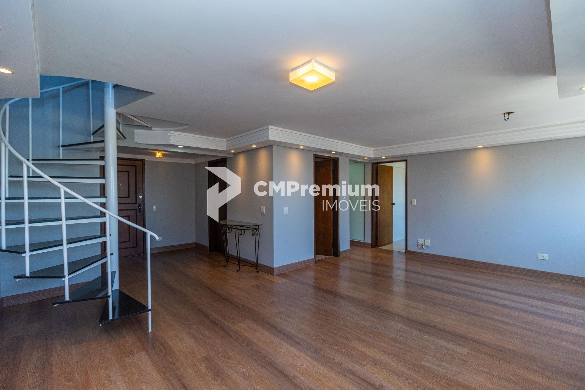 Apartamento com 3 dormitórios à venda,134.00 m , por R  650.00...