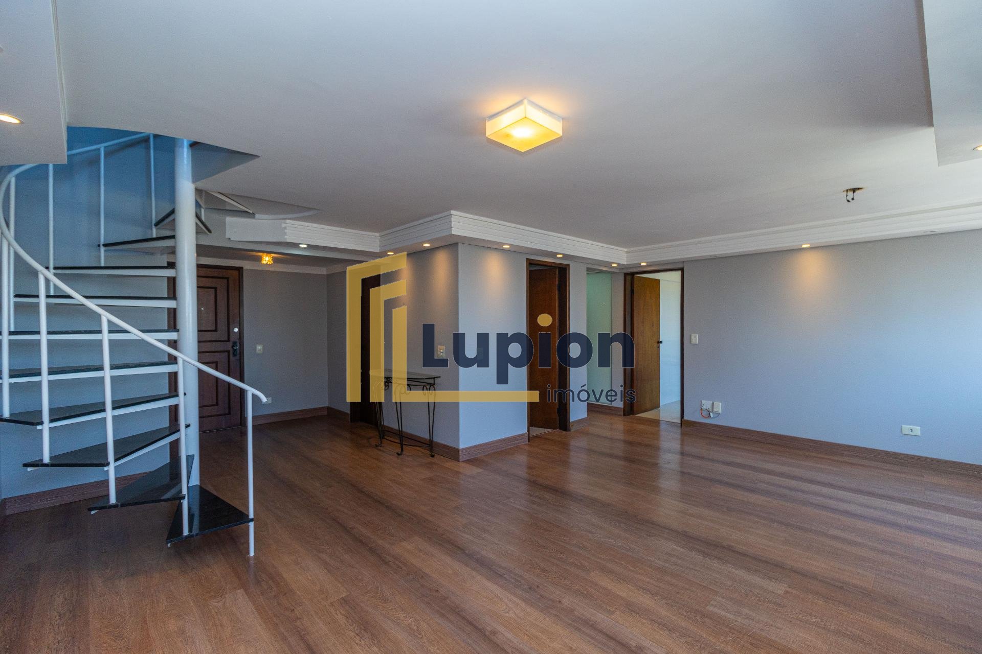Apartamento com 3 dormitórios à venda,134.00 m , por R  650.00...