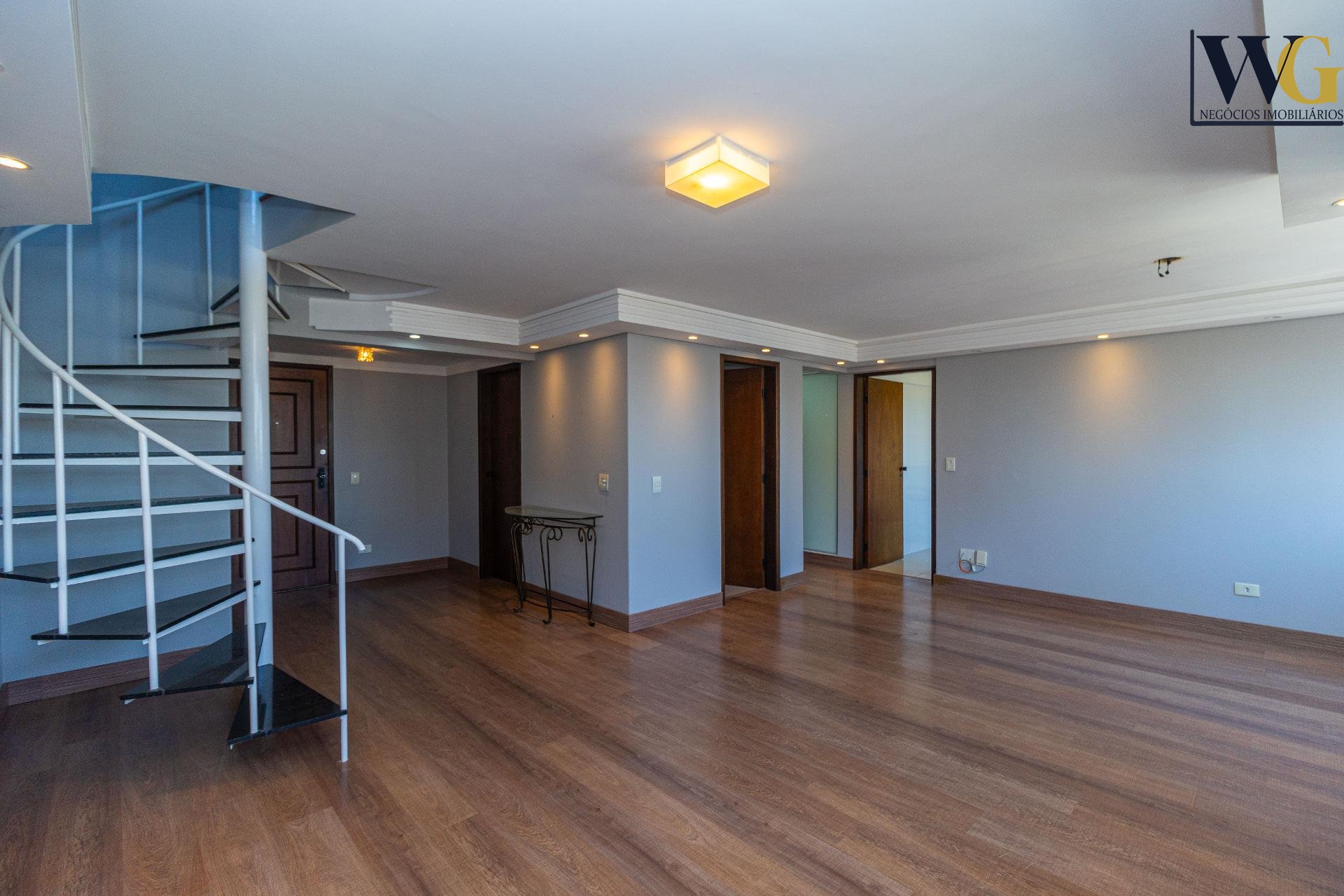Apartamento com 3 dormitórios à venda,134.00 m , por R  650.00...