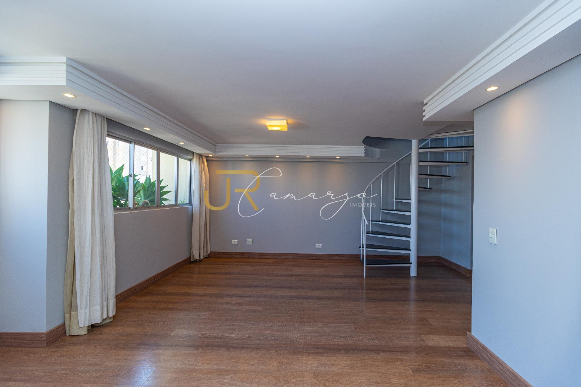 Apartamento com 3 dormitórios à venda,134.00 m , por R  650.00...