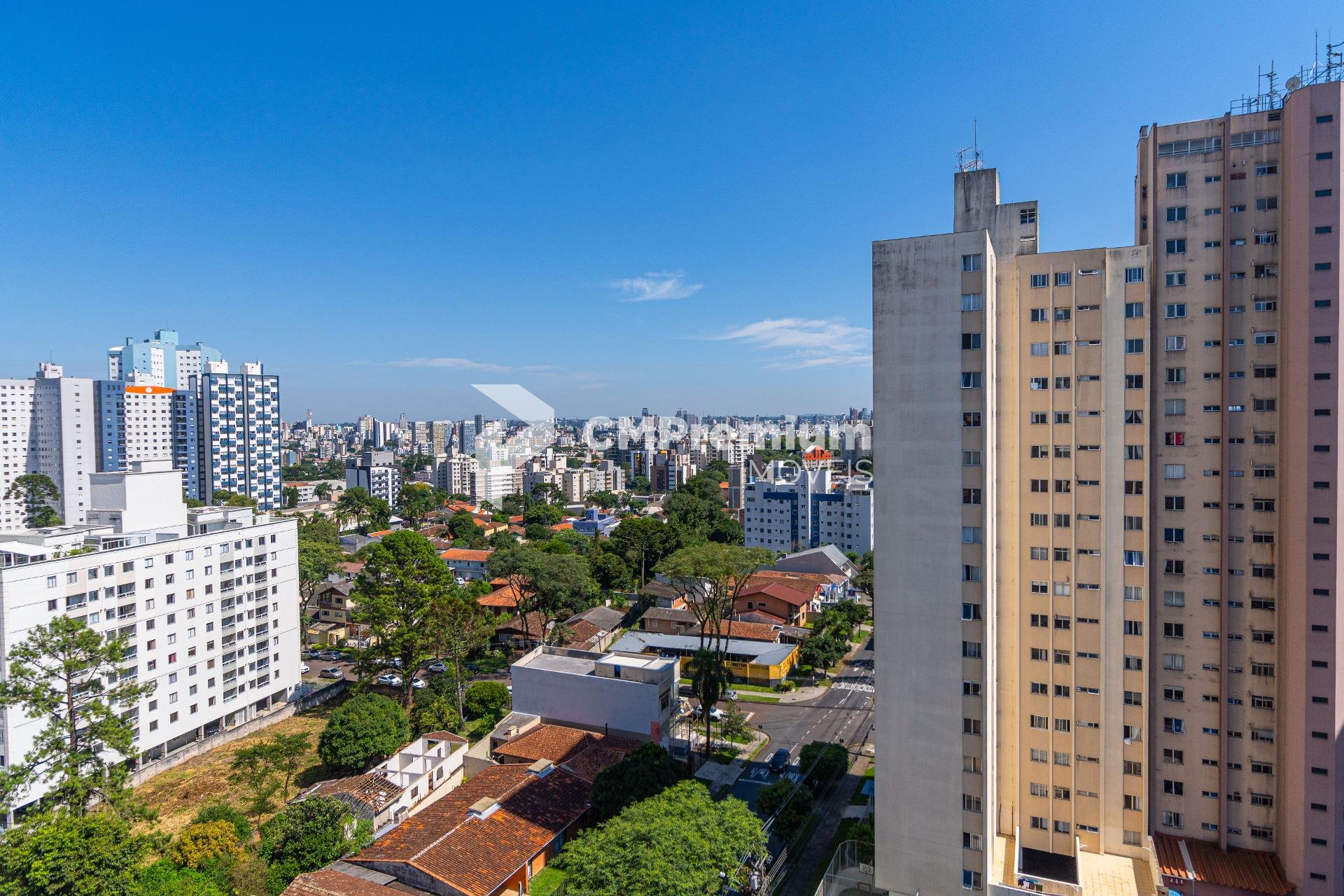 Apartamento com 3 dormitórios à venda, R  600 mil, cristo rei,...