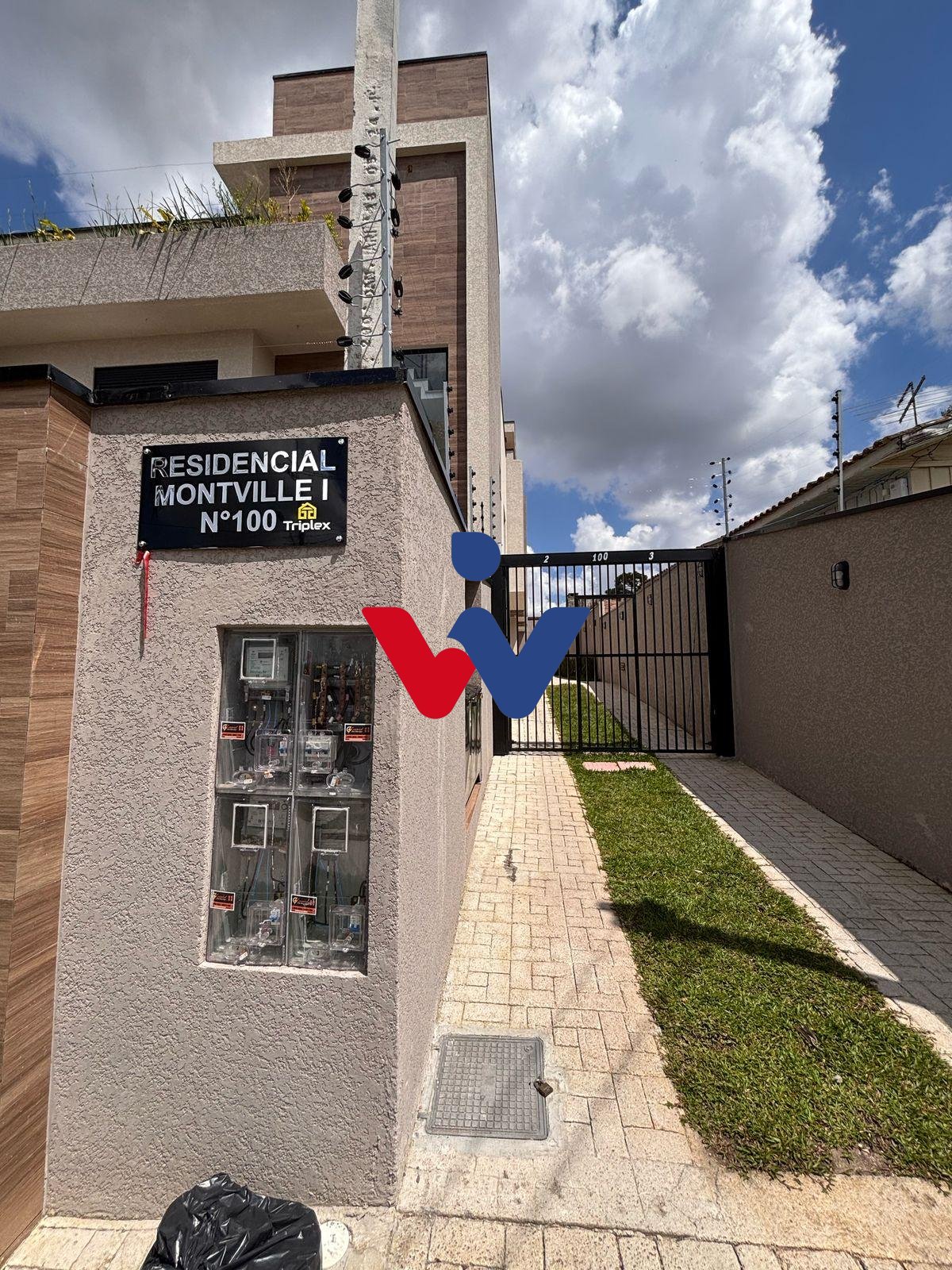Sobrado  Triplex dentro de Condominio Bairro Uberaba Curitiba Pr