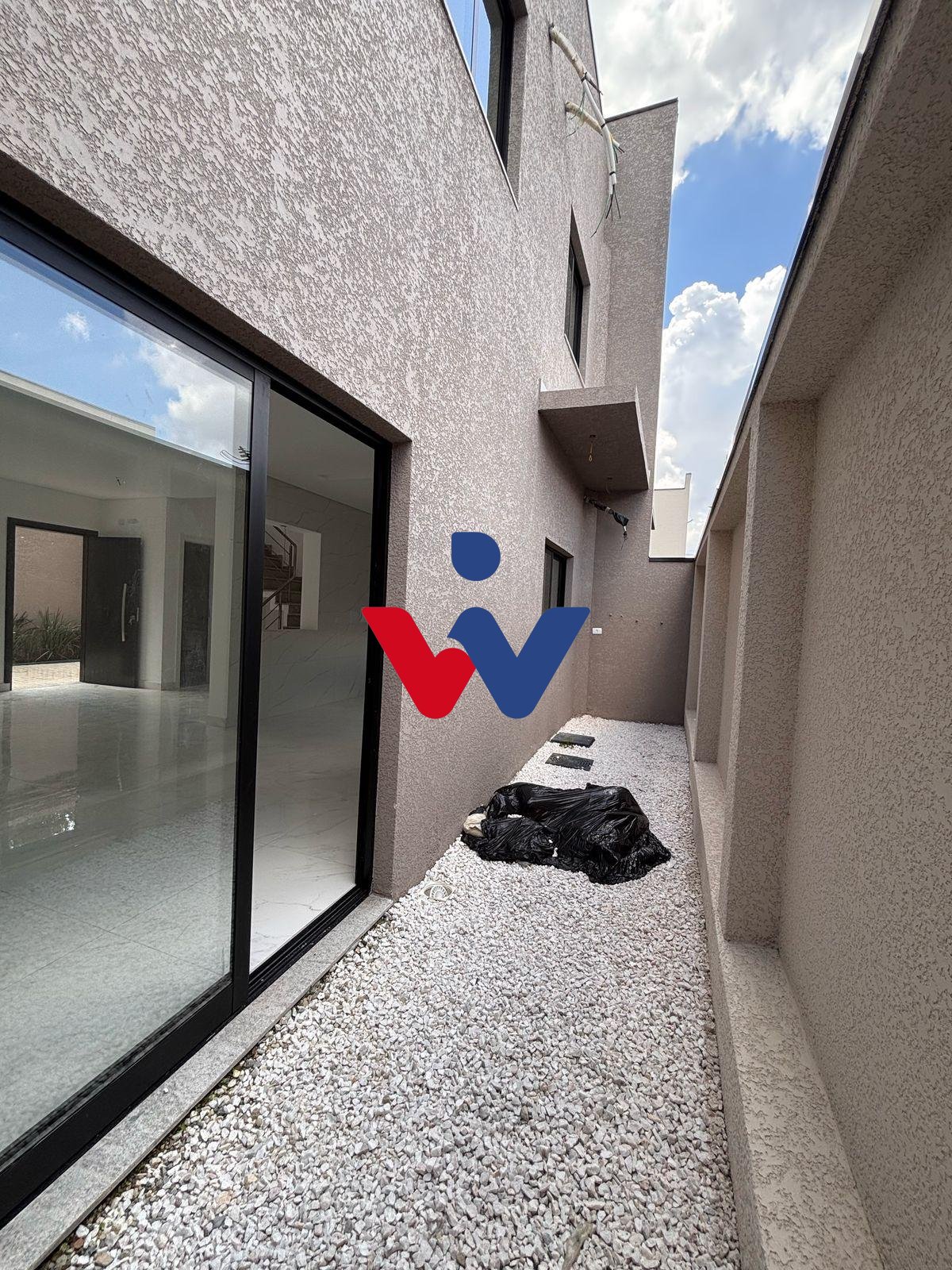 Sobrado  Triplex dentro de Condominio Bairro Uberaba Curitiba Pr