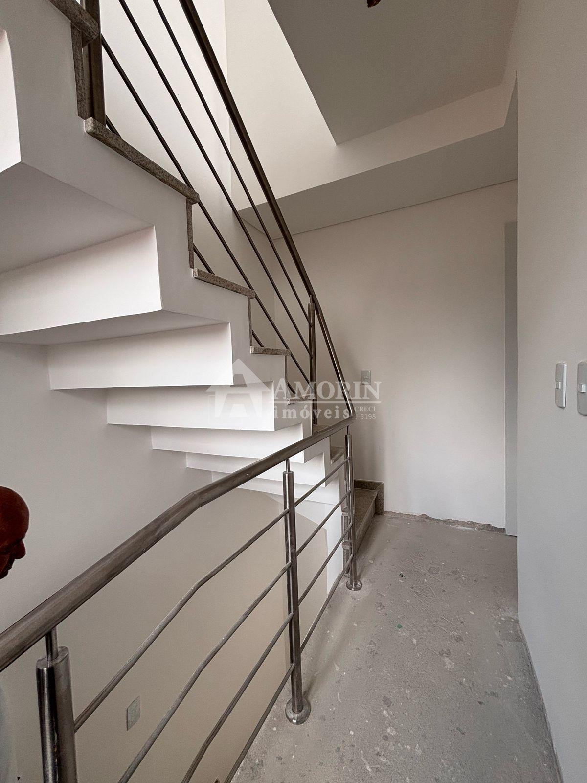 Sobrado  Triplex dentro de Condominio Bairro Uberaba Curitiba Pr