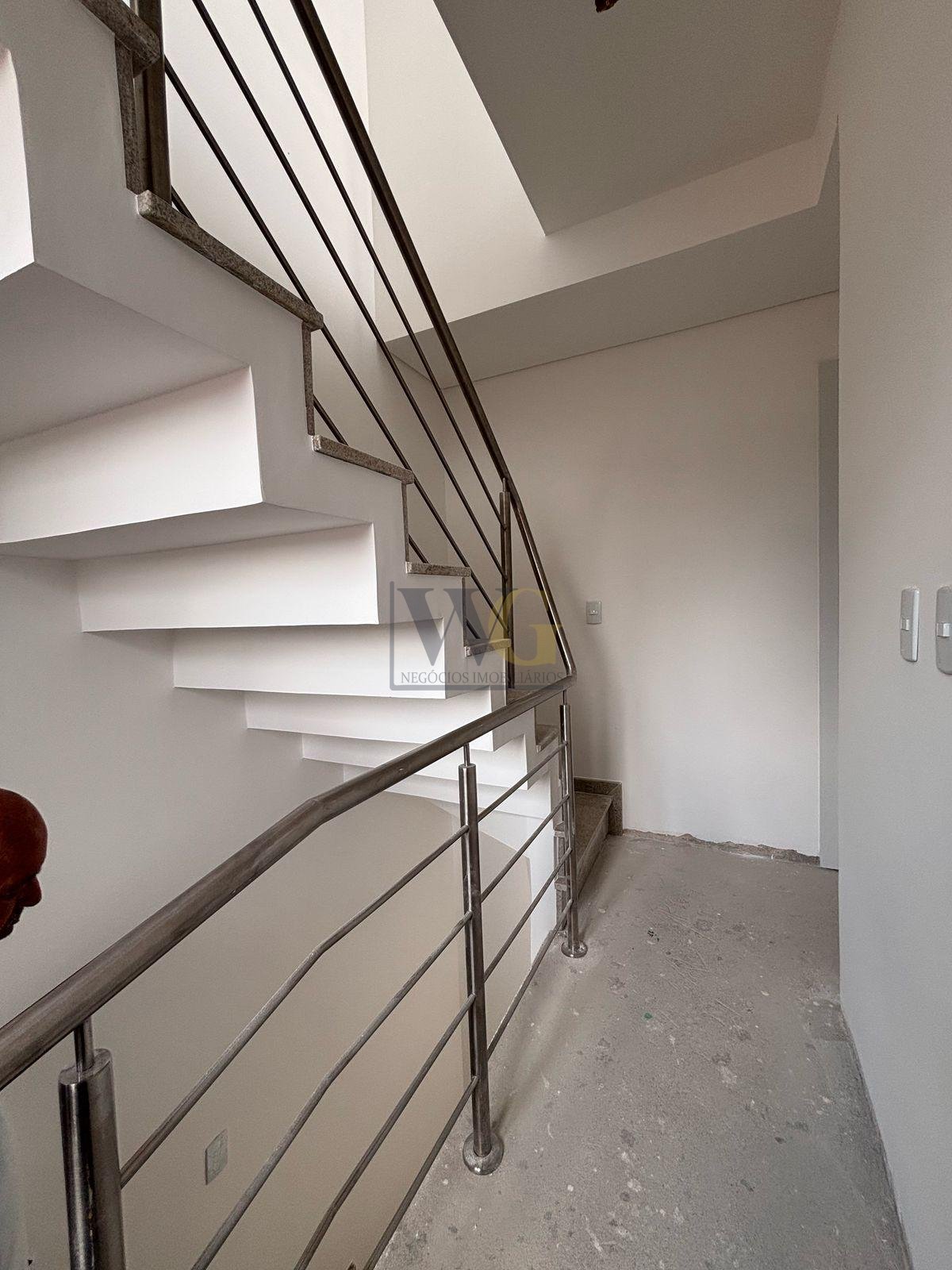 Sobrado  Triplex dentro de Condominio Bairro Uberaba Curitiba Pr