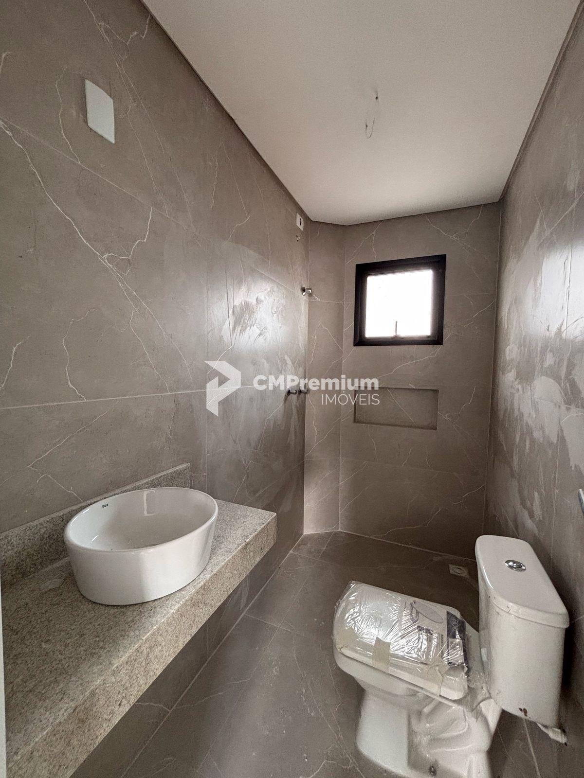 Sobrado  Triplex dentro de Condominio Bairro Uberaba Curitiba Pr