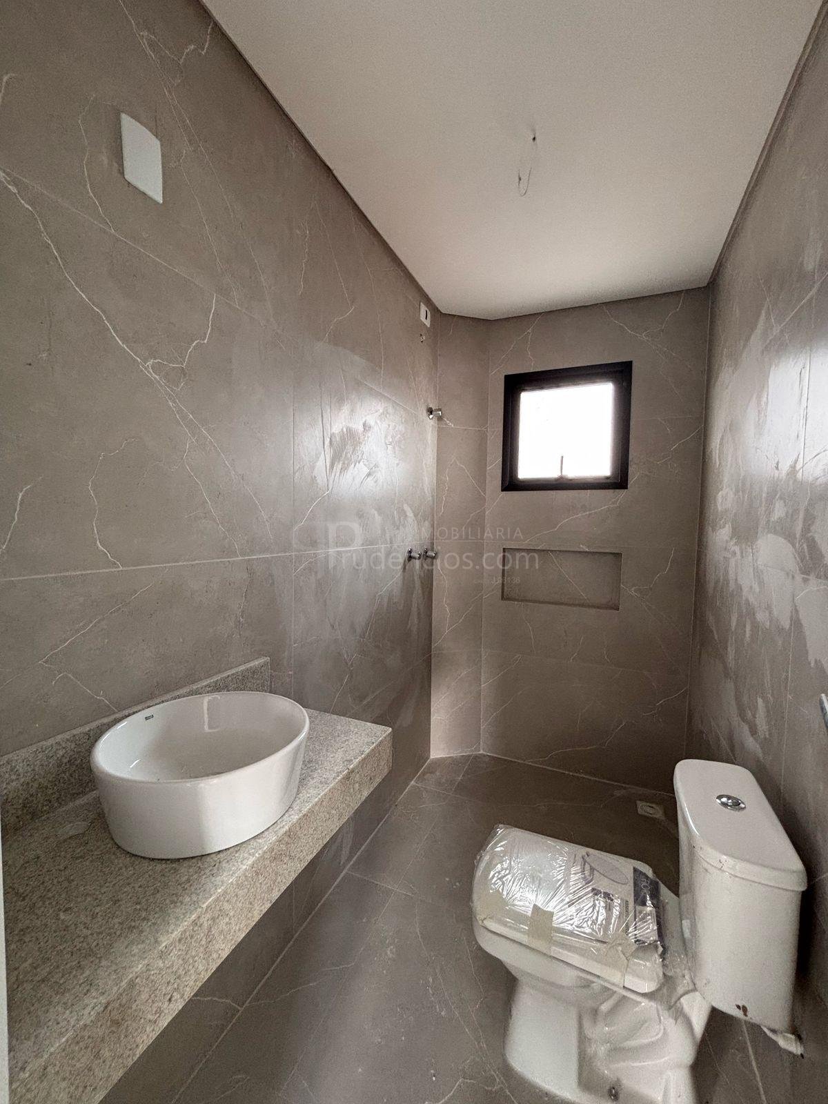 Sobrado  Triplex dentro de Condominio Bairro Uberaba Curitiba Pr