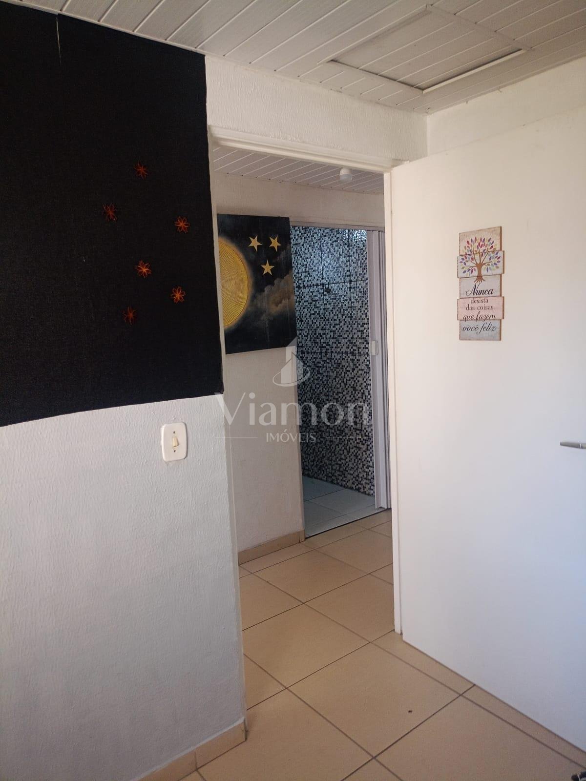Casa à Venda no Ganchinho  2 Quartos, Varanda e Churrasqueira