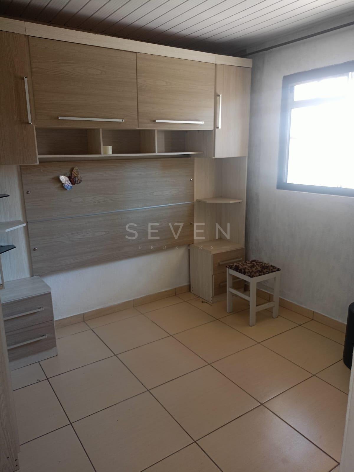 Casa à Venda no Ganchinho  2 Quartos, Varanda e Churrasqueira