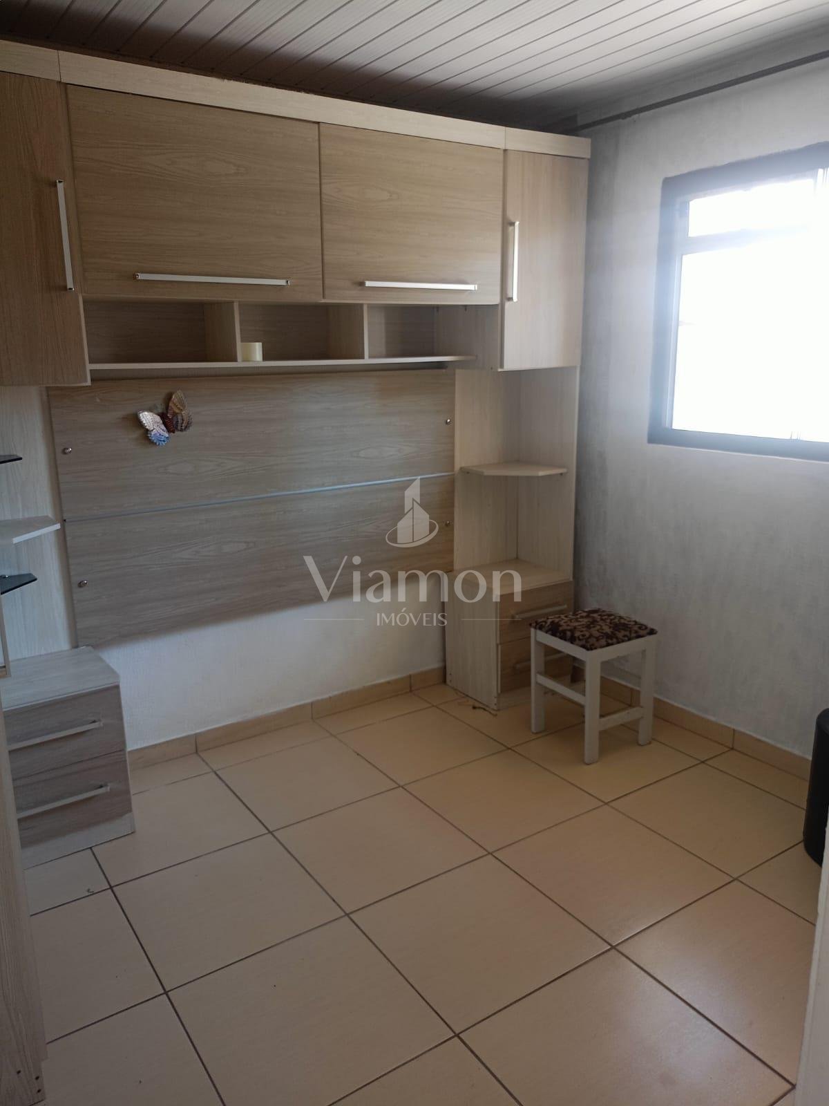 Casa à Venda no Ganchinho  2 Quartos, Varanda e Churrasqueira