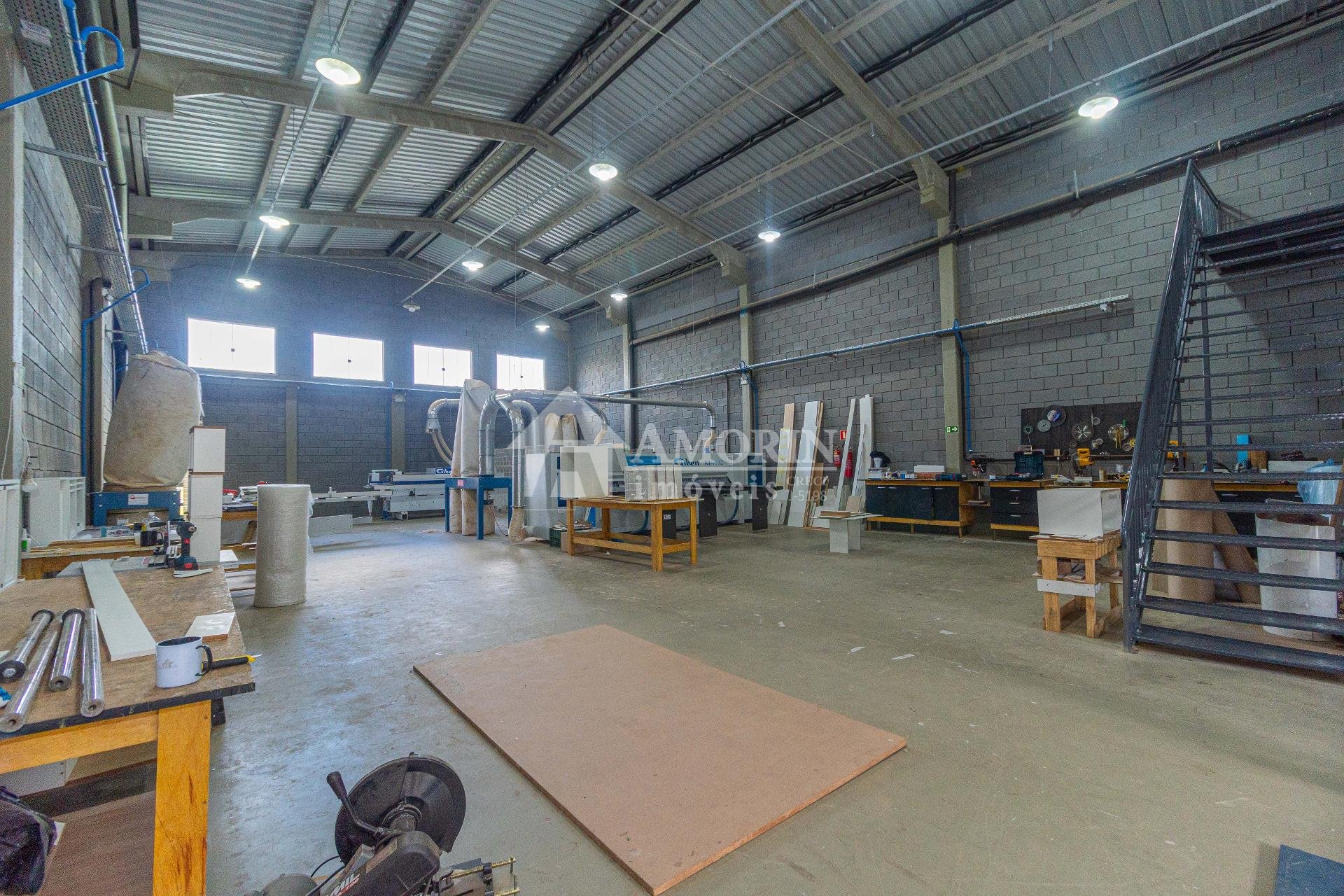 Galpão Industrial Comercial à Venda em Fazenda Rio Grande  587m 