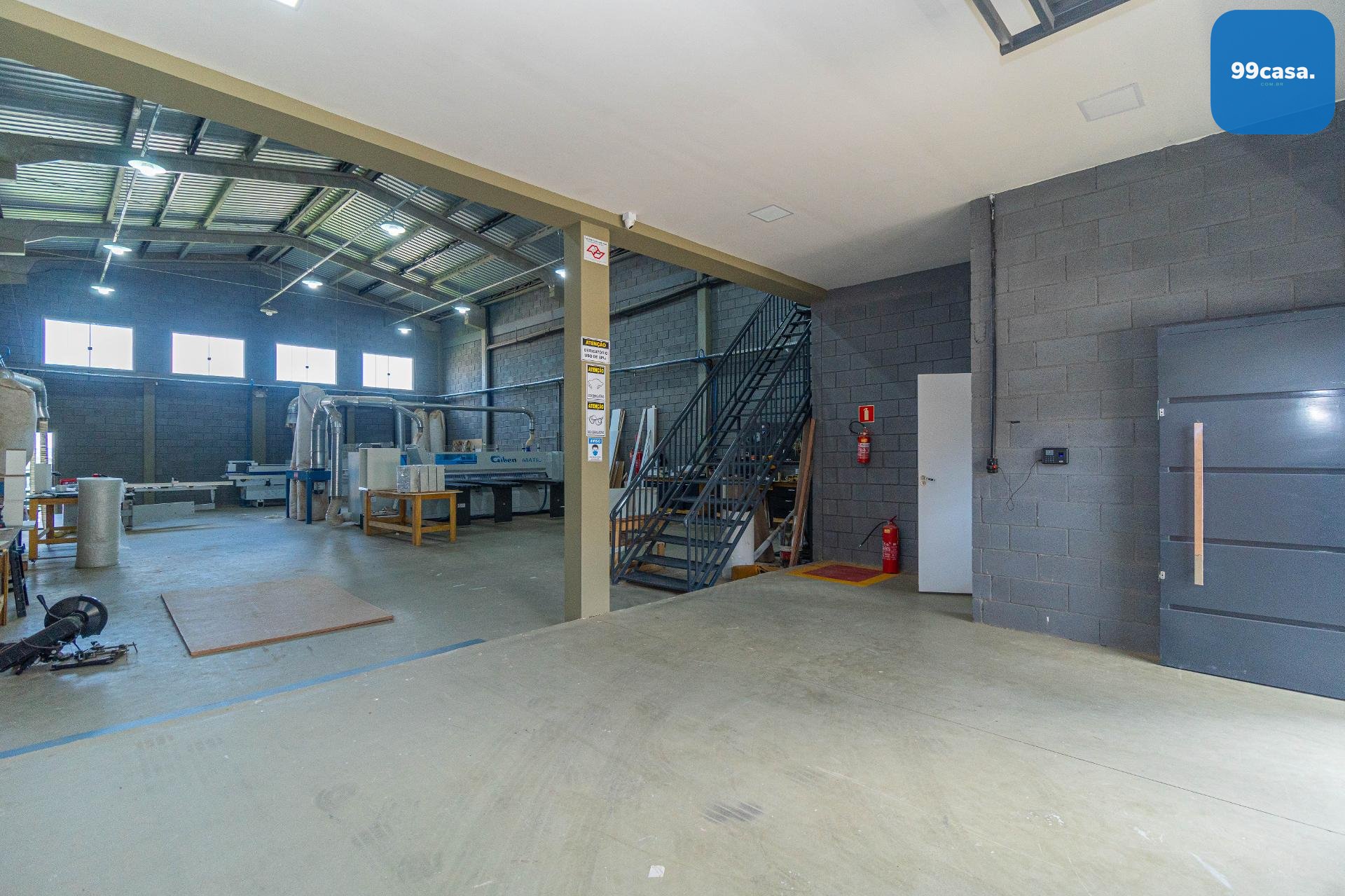Galpão Industrial Comercial à Venda em Fazenda Rio Grande  587m 