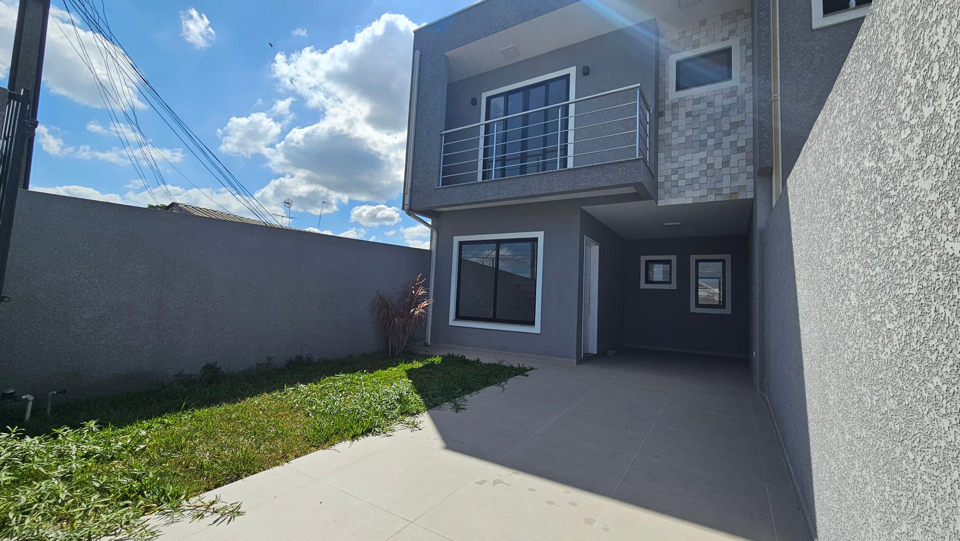 Sobrado 3 quartos com suíte no Bairro Estação, Araucária  Últi...