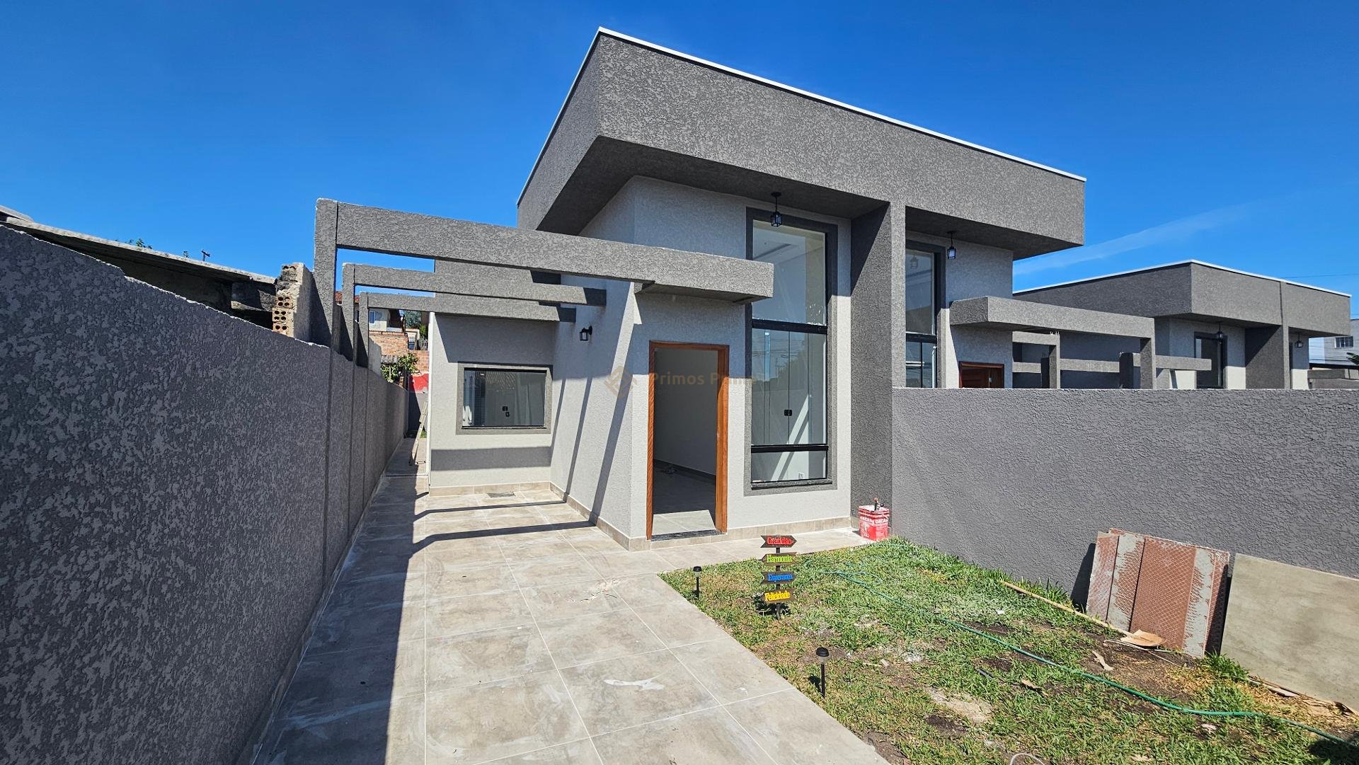 Casa com 3 dormit?rios. sendo 01 su?te , ? venda, Capela Velha...