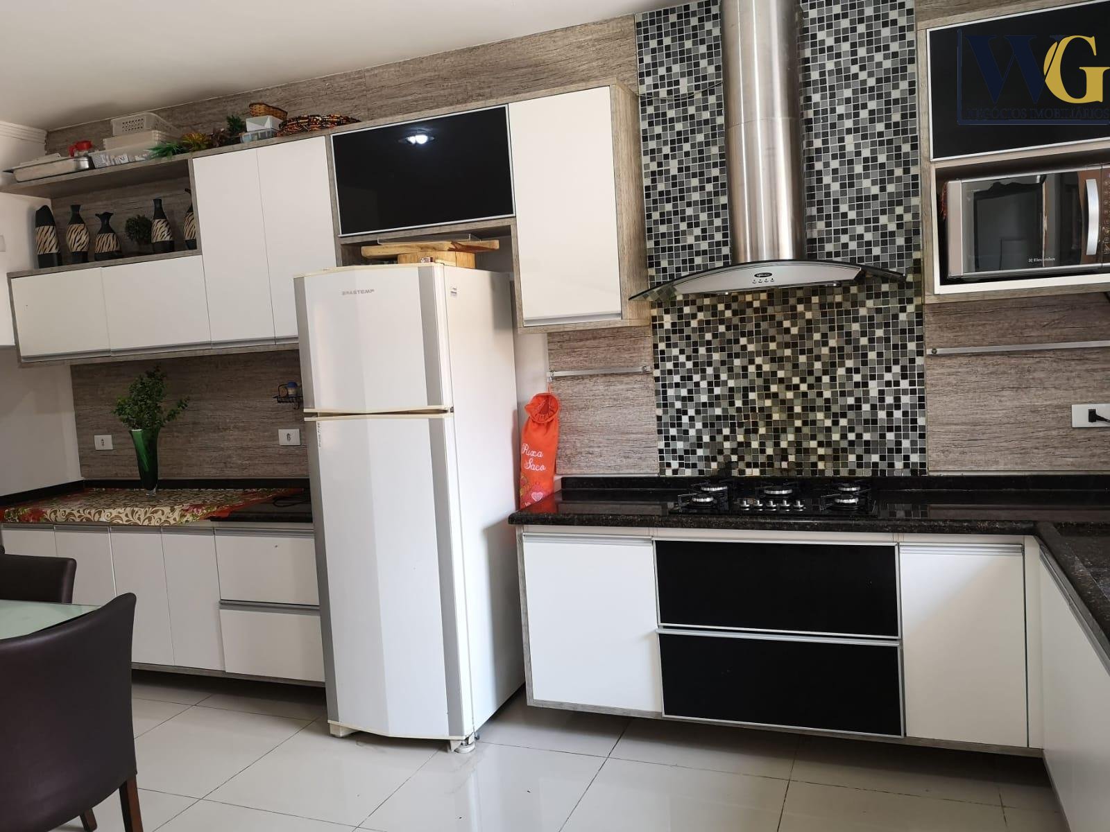 Sobrado com 210m , 03 dormitírios, 01 suíte, 650 mil, Cidade I...