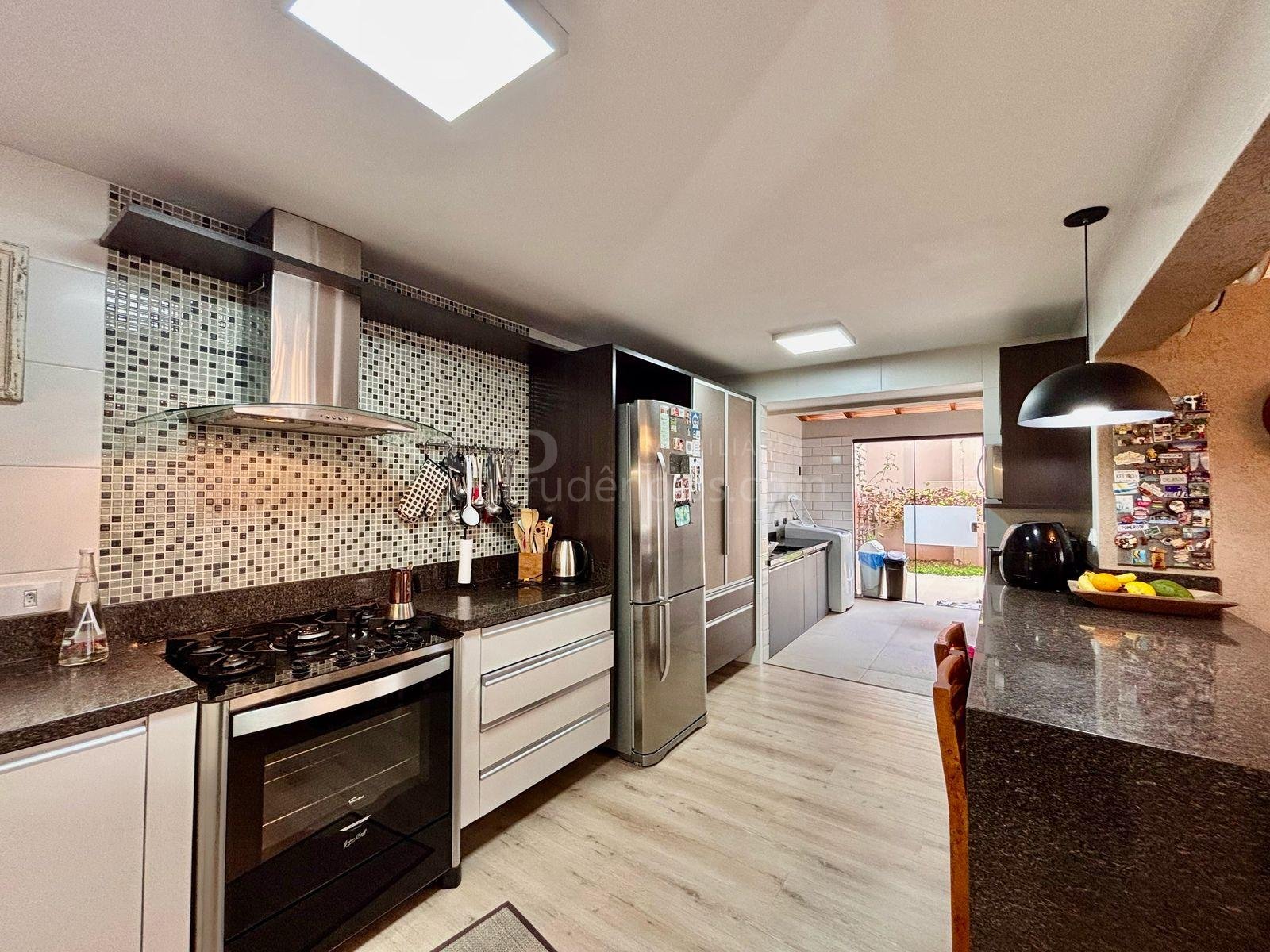 Triplex sofisticado com 230m , espaço externo amplo e gourmet ...