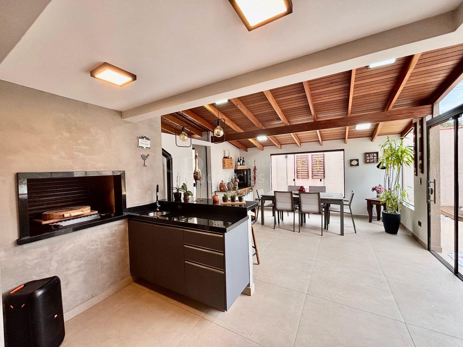 Triplex sofisticado com 230m , espaço externo amplo e gourmet ...