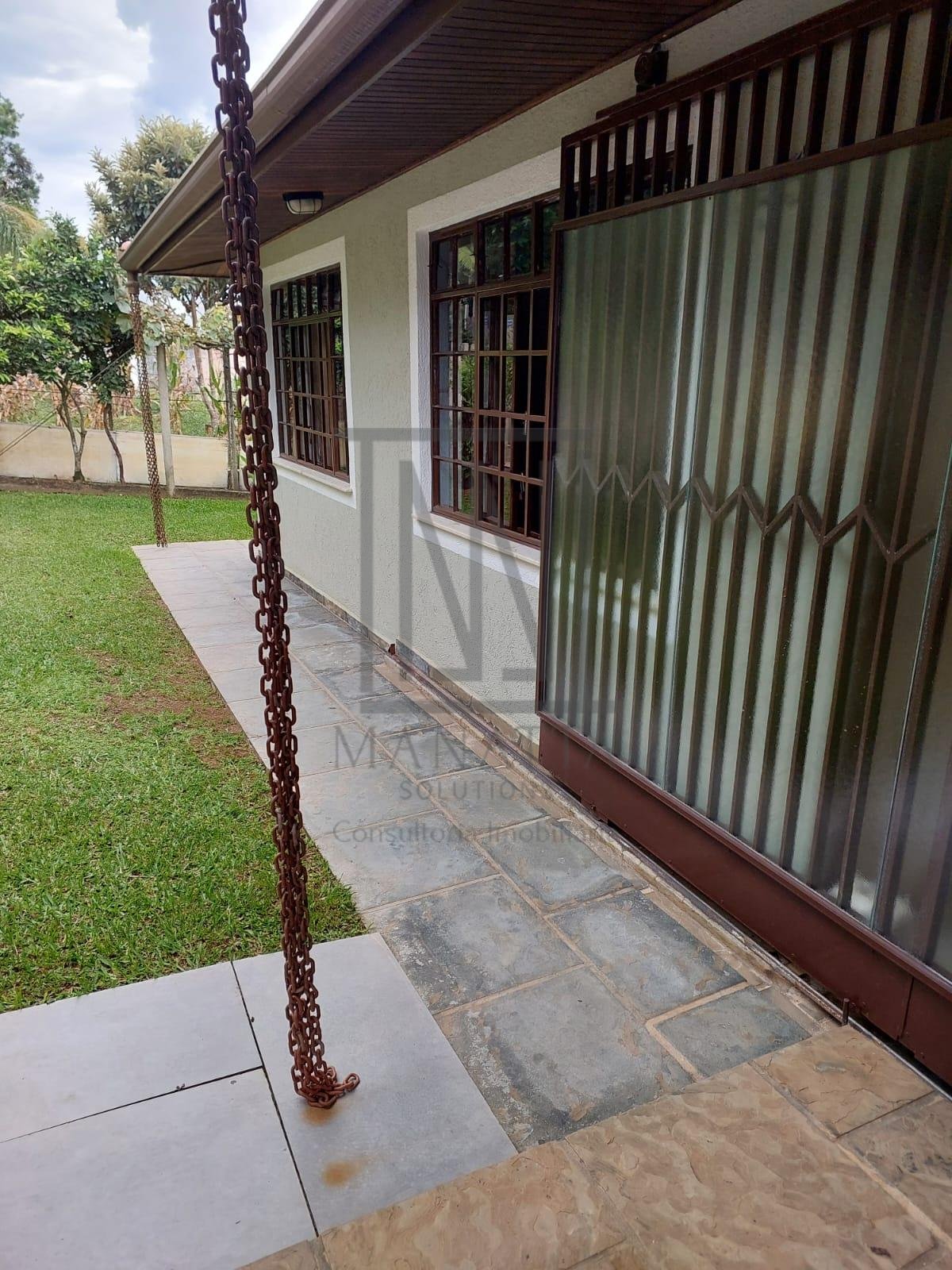 Viva no Paraíso do Tanguá, Casa Espaçosa com Jardim e Gourmet