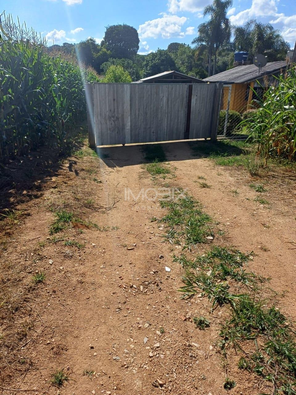 Chácara com 10000 m , registrada, por R  350.000,00 - Zona Rur...