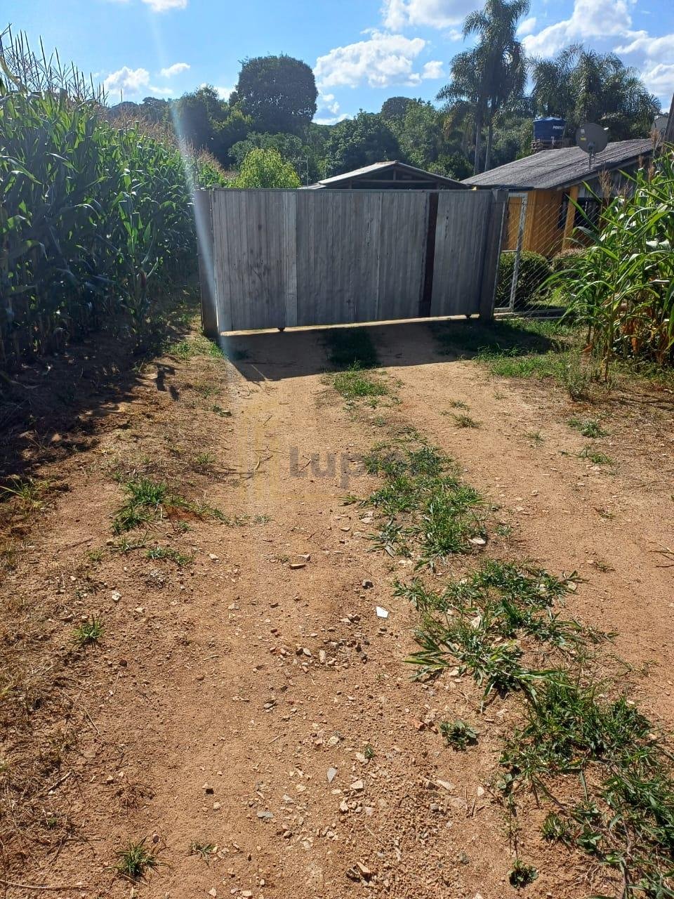 Chácara com 10000 m , registrada, por R  350.000,00 - Zona Rur...