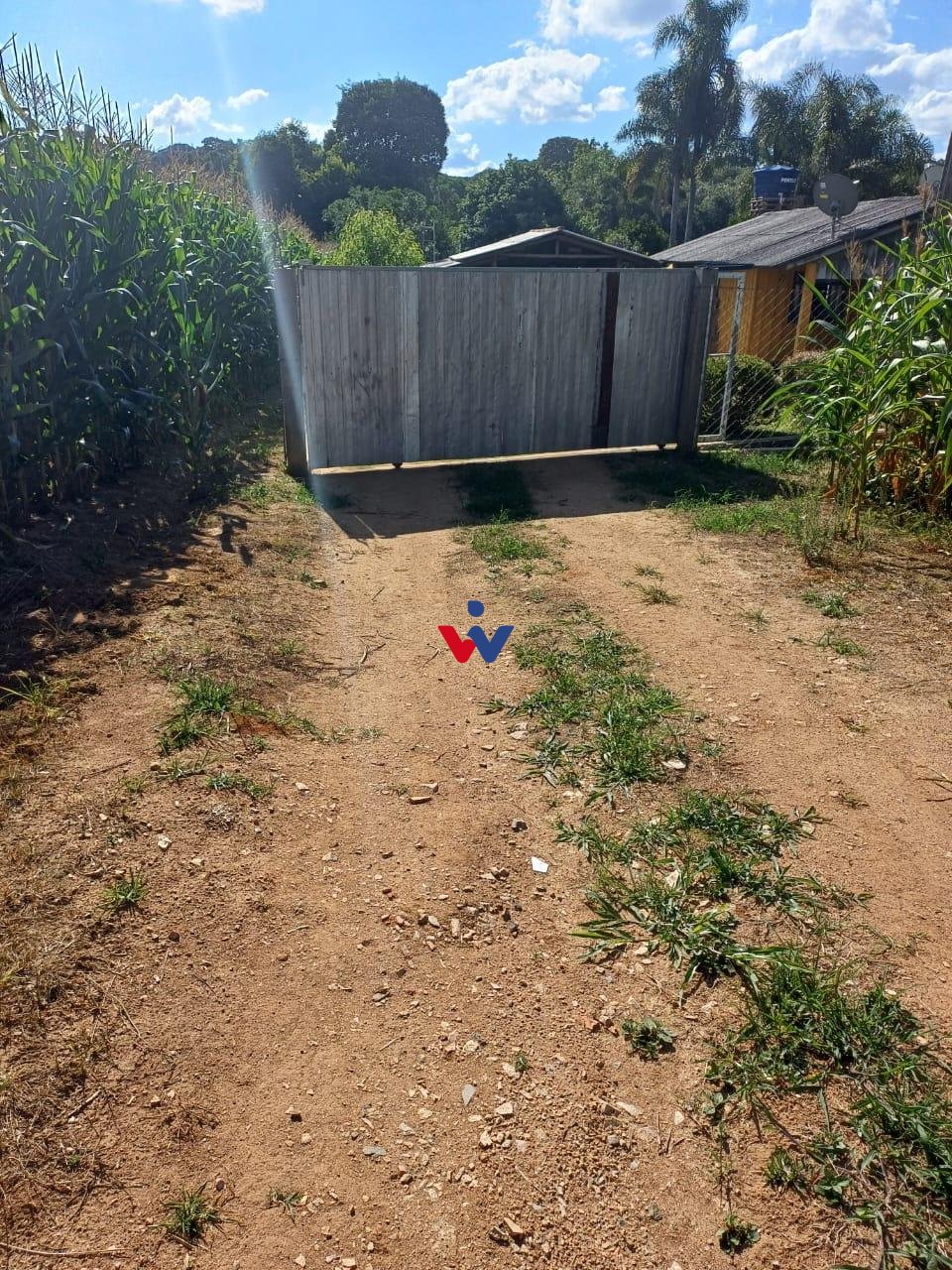 Chácara com 10000 m , registrada, por R  350.000,00 - Zona Rur...