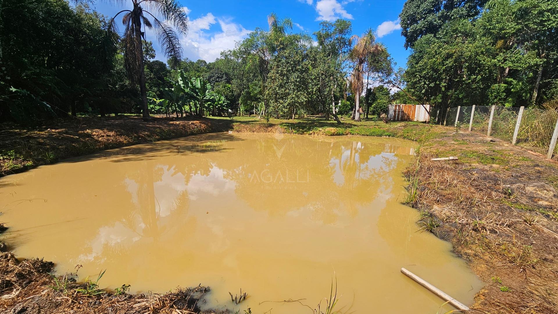 Chácara com 10000 m , registrada, por R  350.000,00 - Zona Rur...