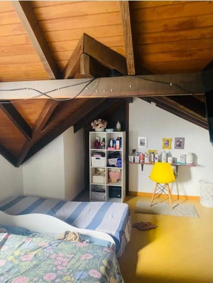 Sobrado de Esquina 3 Quartos à Venda  211 m  em Região Valorizada