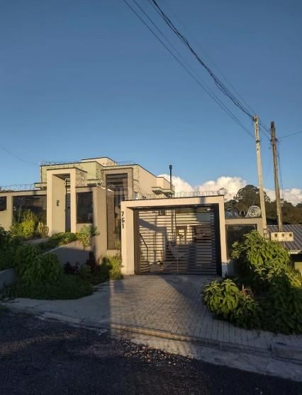 Oportunidade Única  Imóvel Espaçoso à Venda em Piraquara  180m...