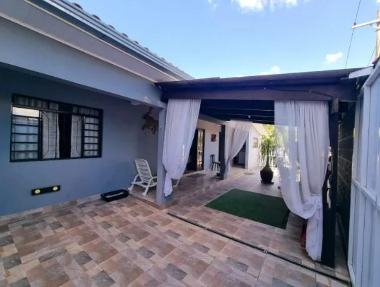 Excelente Casa de Esquina à Venda no Novo Mundo  4 Quartos e A...