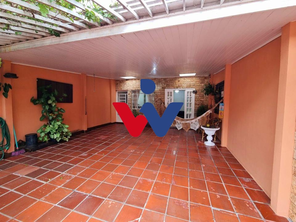 Casa com 3 dormitórios à venda,132.00 m , capão raso, CURITIBA...