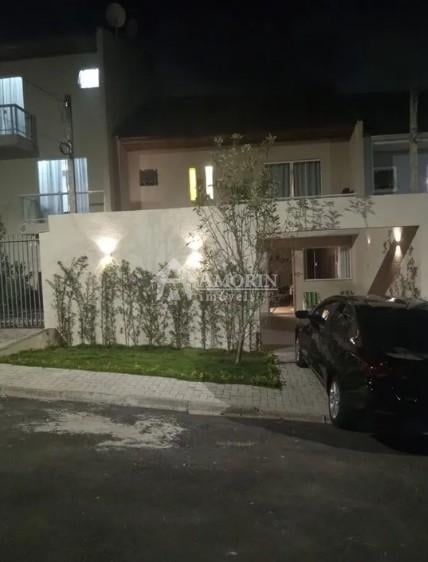Sobrado com 3 dormitórios à venda,180.00 m , CURITIBA - PR