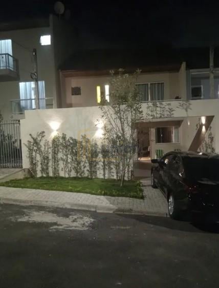 Sobrado com 3 dormitórios à venda,180.00 m , CURITIBA - PR