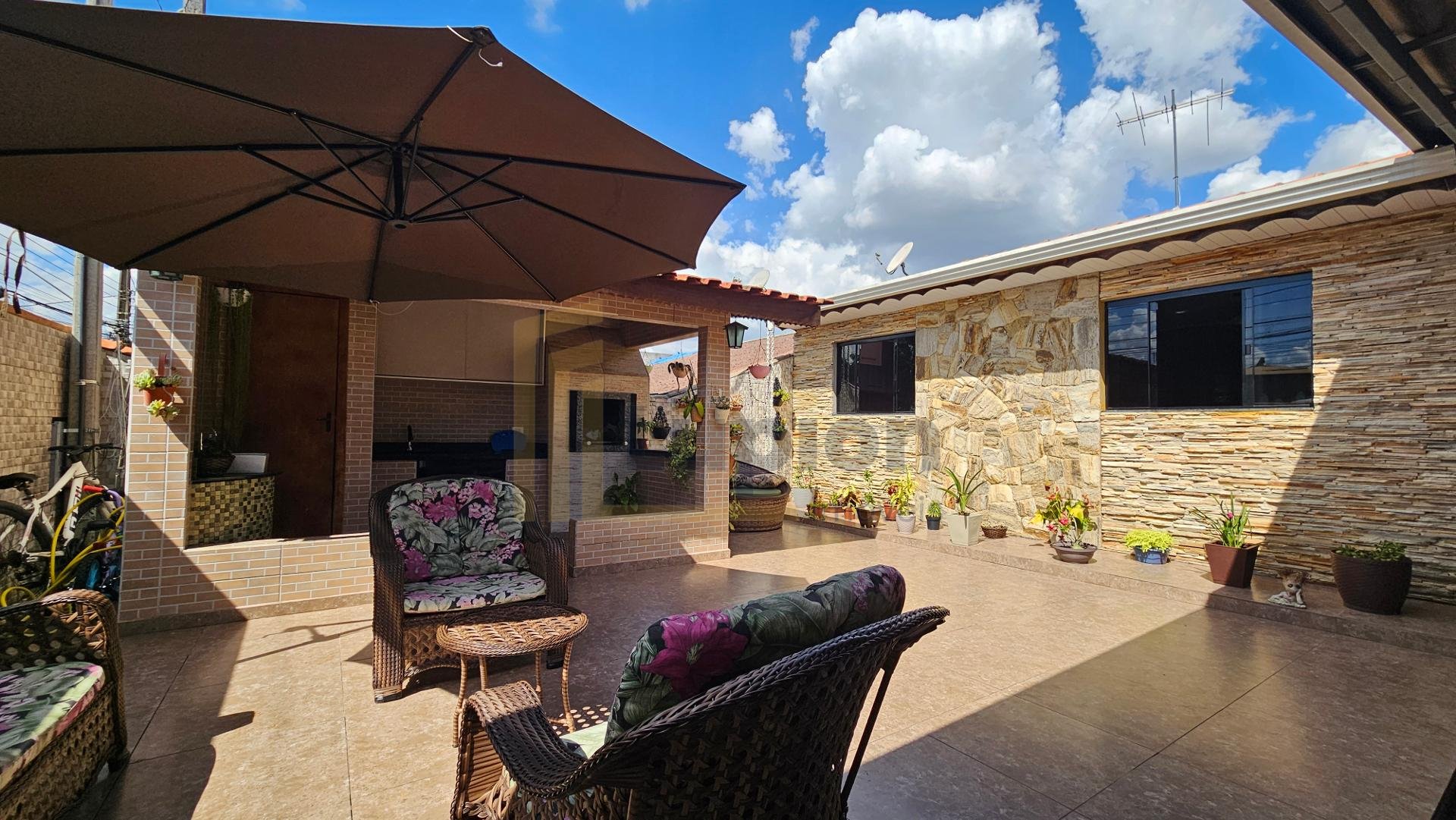 Ótima casa com 82m , 03 dormitórios, Capela Velha, Araucária-PR