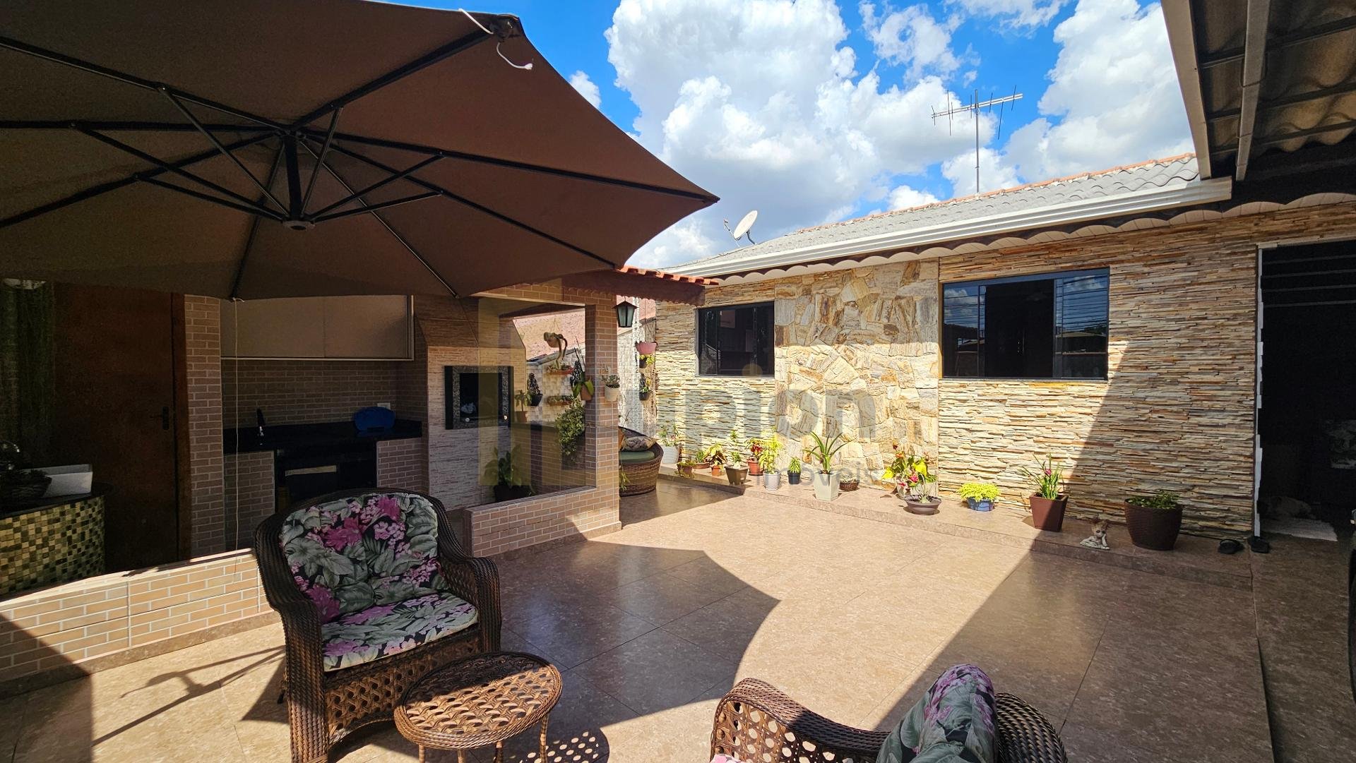 Ótima casa com 82m , 03 dormitórios, Capela Velha, Araucária-PR
