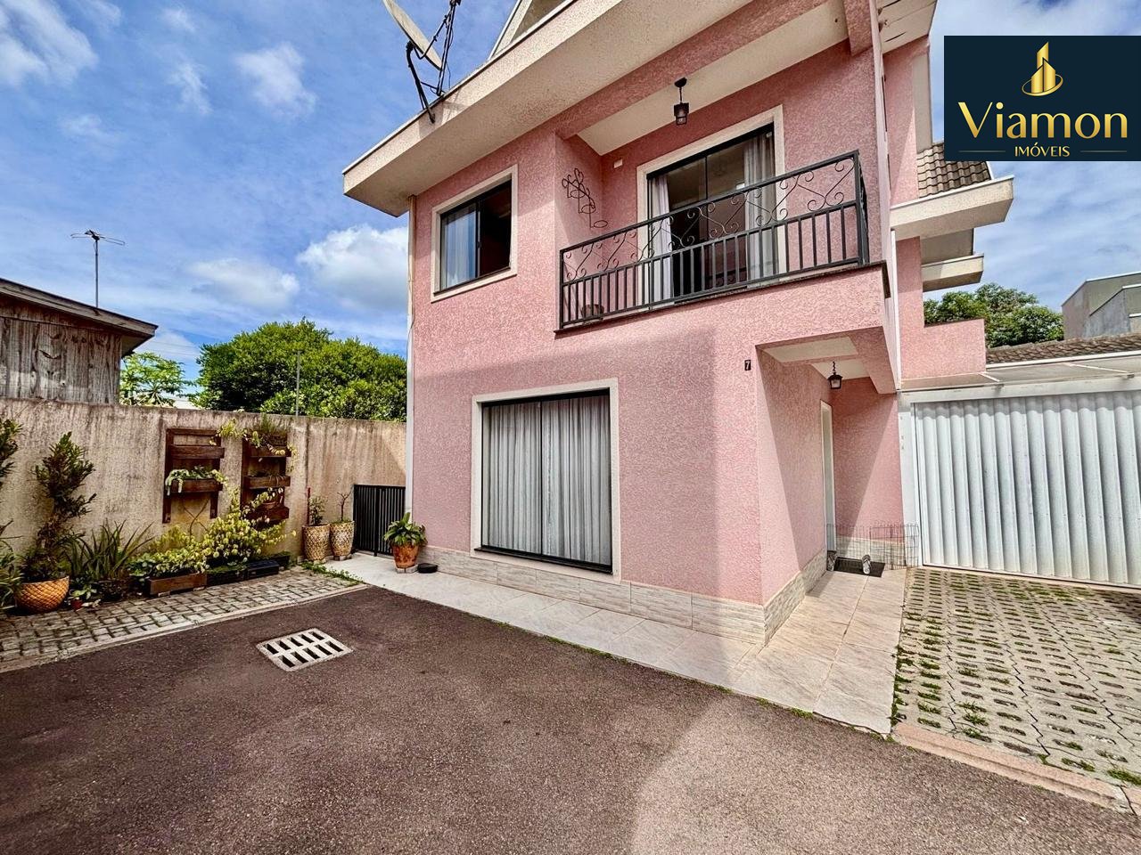 Amplo Sobrado  à venda,169.87 m , por 700 mil, Boqueirão, CURI...