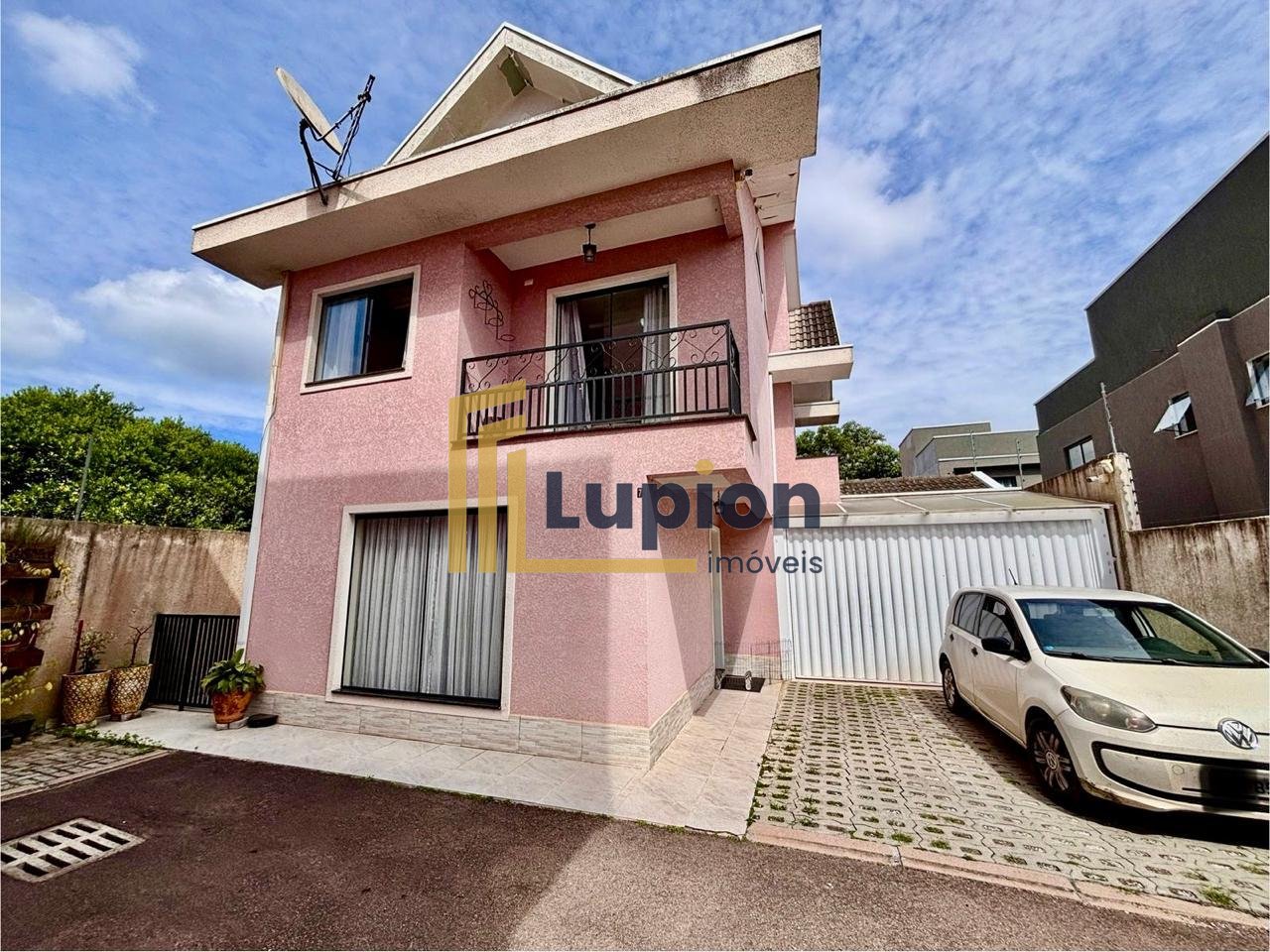 Amplo Sobrado  à venda,169.87 m , por 700 mil, Boqueirão, CURI...
