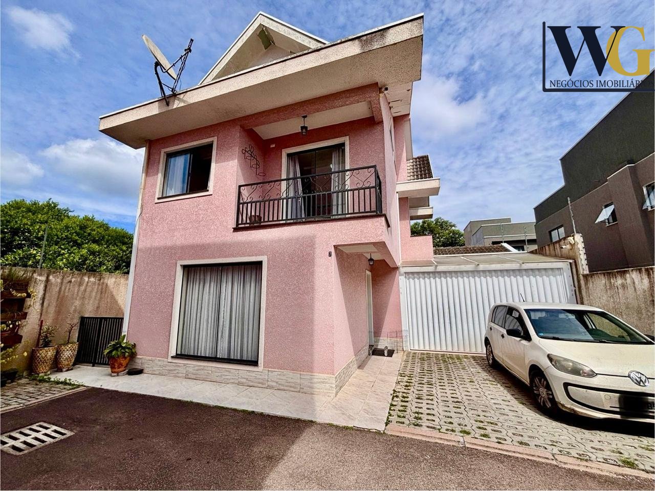Amplo Sobrado  à venda,169.87 m , por 700 mil, Boqueirão, CURI...