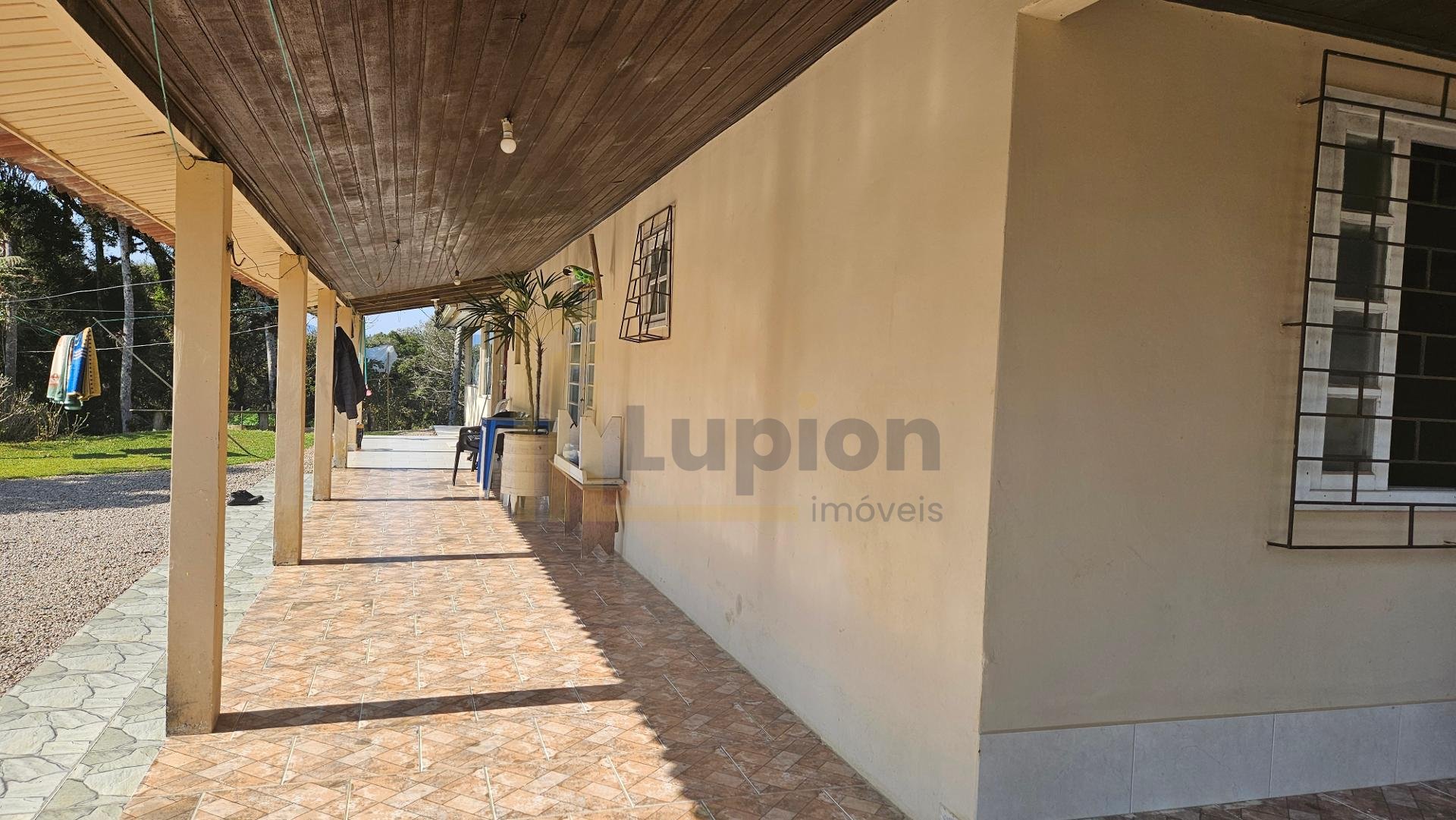 Linda Chácara 24.870 m  à Venda em São José dos Pinhais  Pisci...