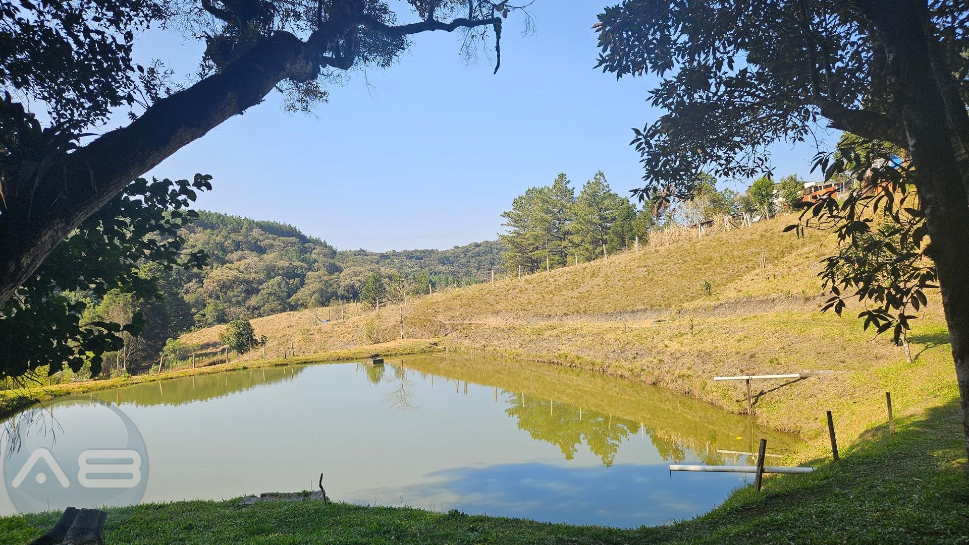 Chácara, 4 dormitórios , 24.870m  por R  649.900,00 - Area Rur...