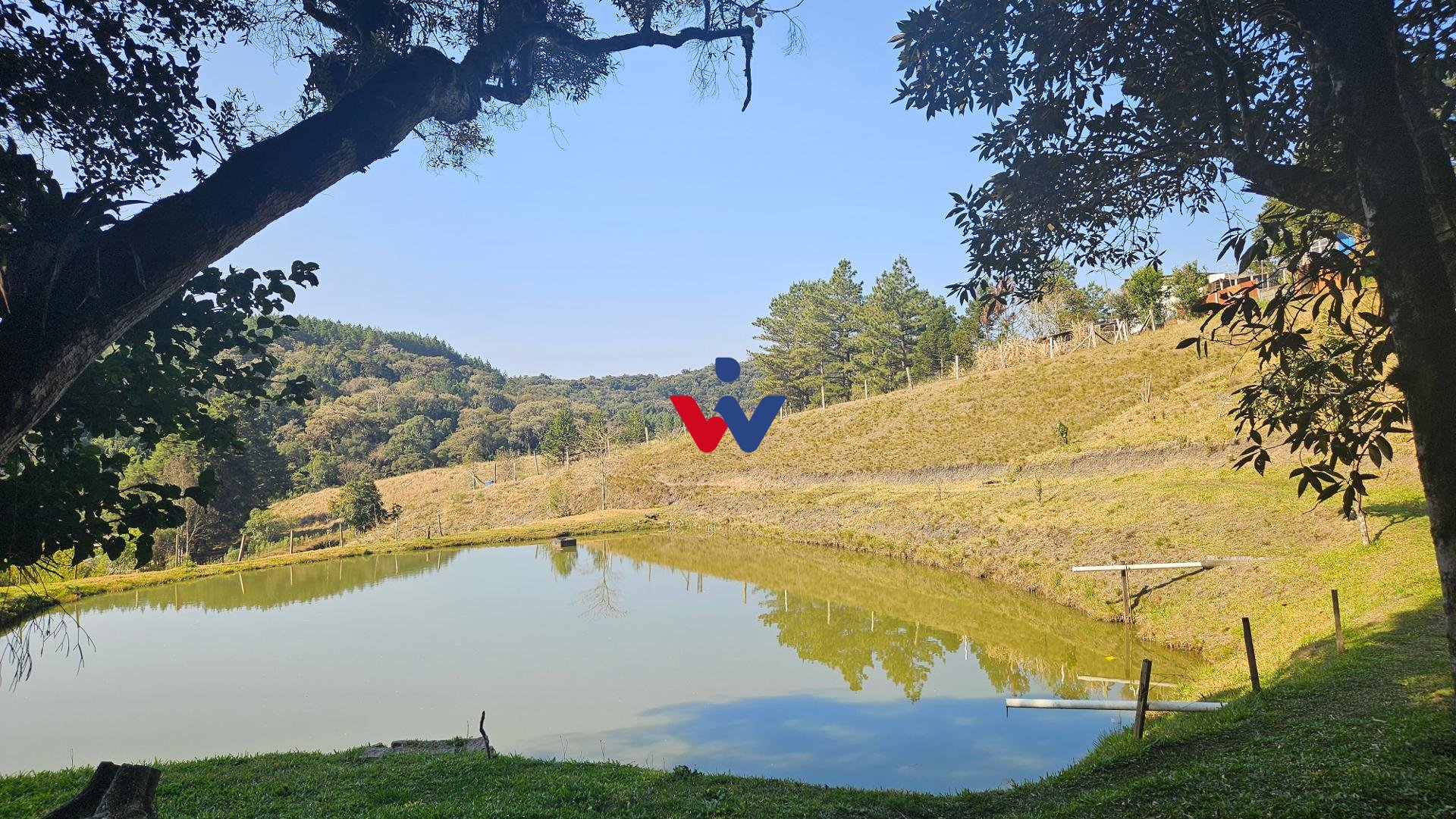 Chácara, 4 dormitórios , 24.870m  por R  649.900,00 - Area Rur...