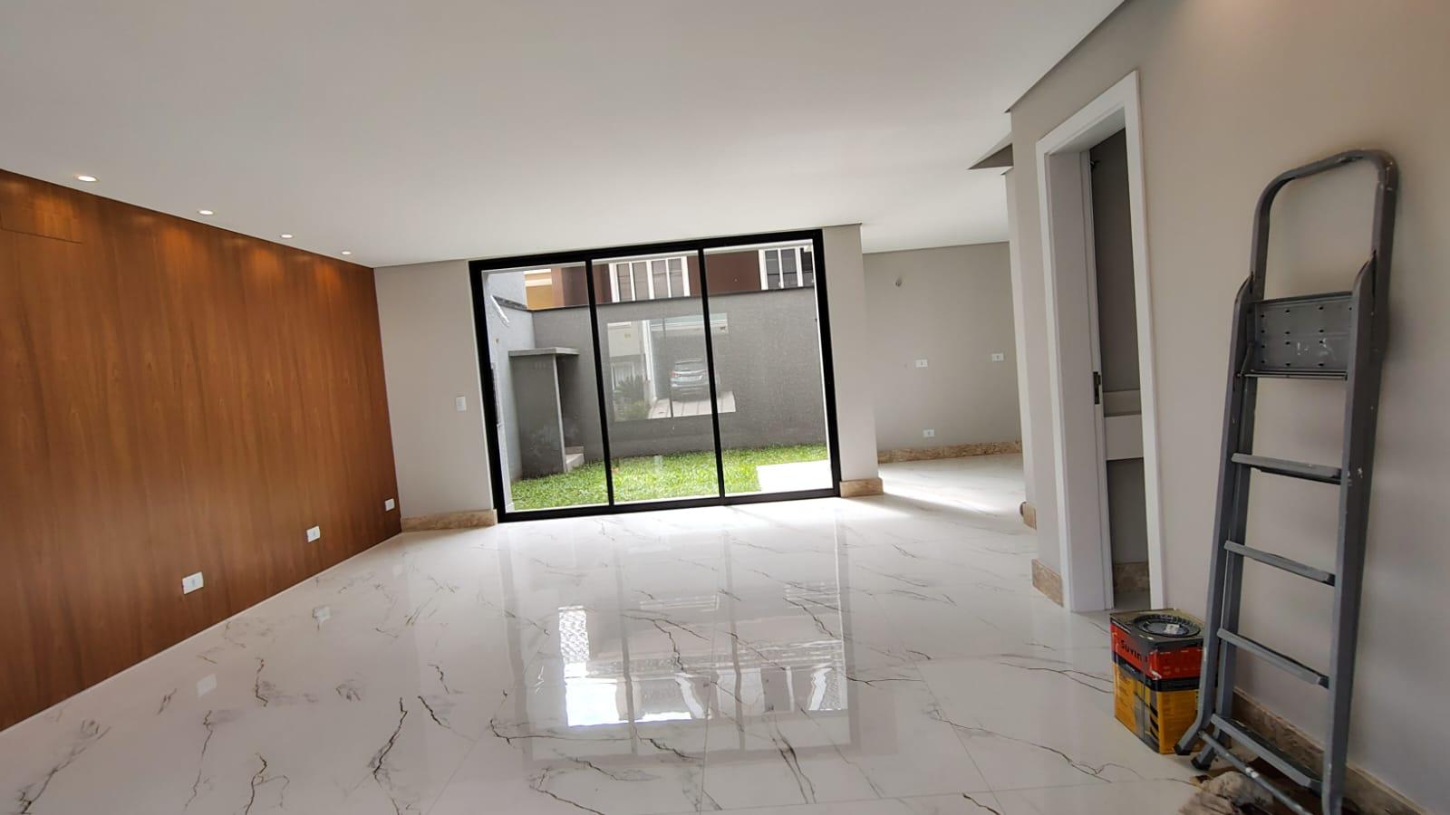 Lindo Sobrado 3 Dormitórios no Bairro Cachoeira  Barreirinha, ...