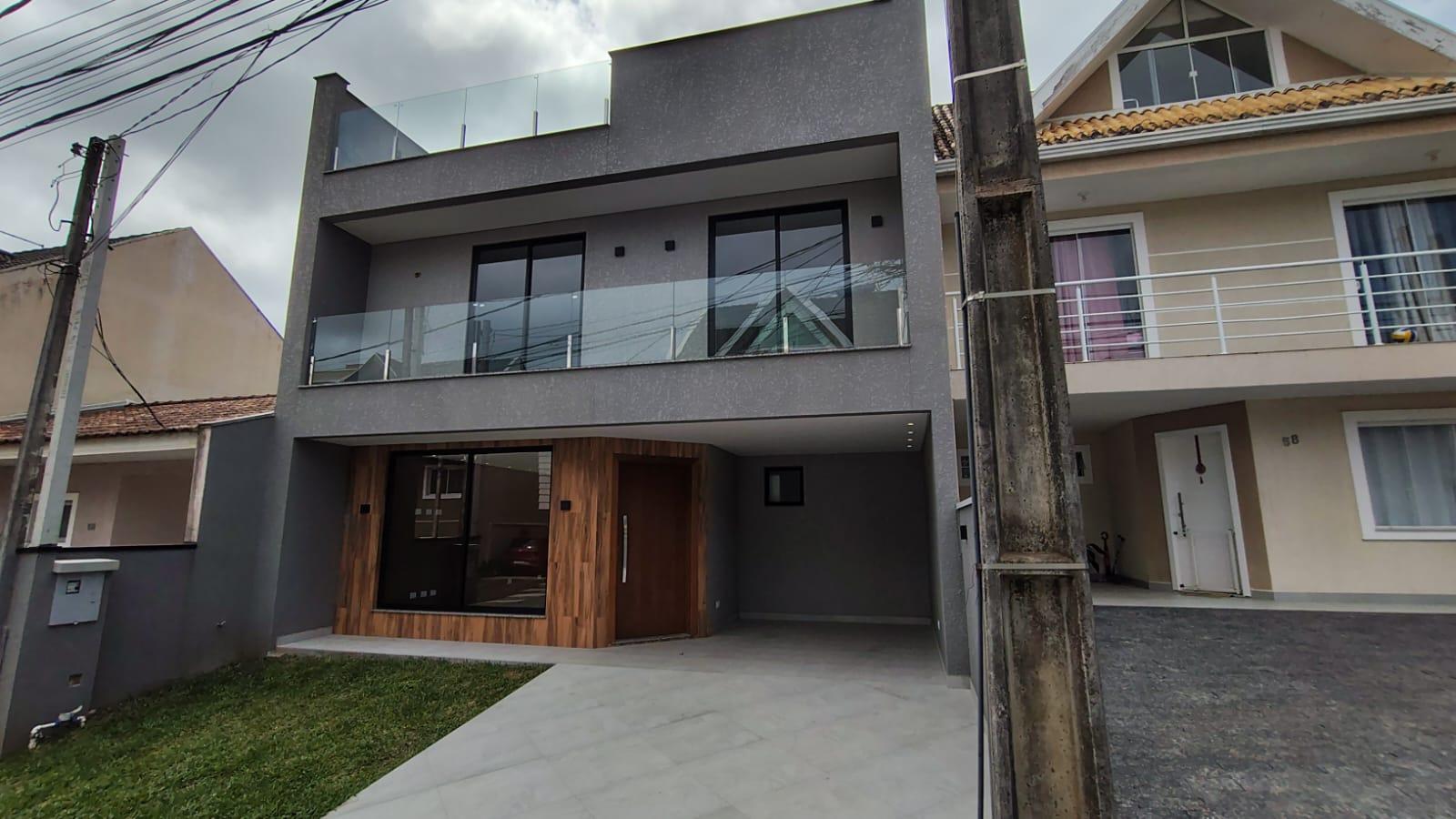 Lindo Sobrado 3 Dormitórios no Bairro Cachoeira  Barreirinha, Curitiba