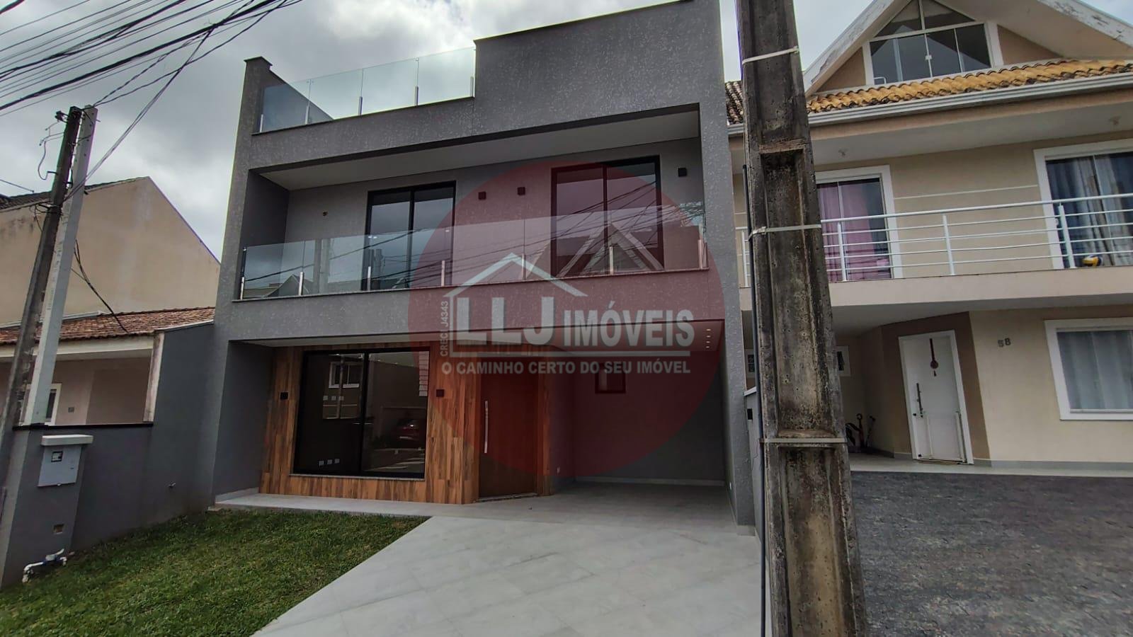 Lindo Sobrado 3 Dormitórios no Bairro Cachoeira  Barreirinha, Curitiba