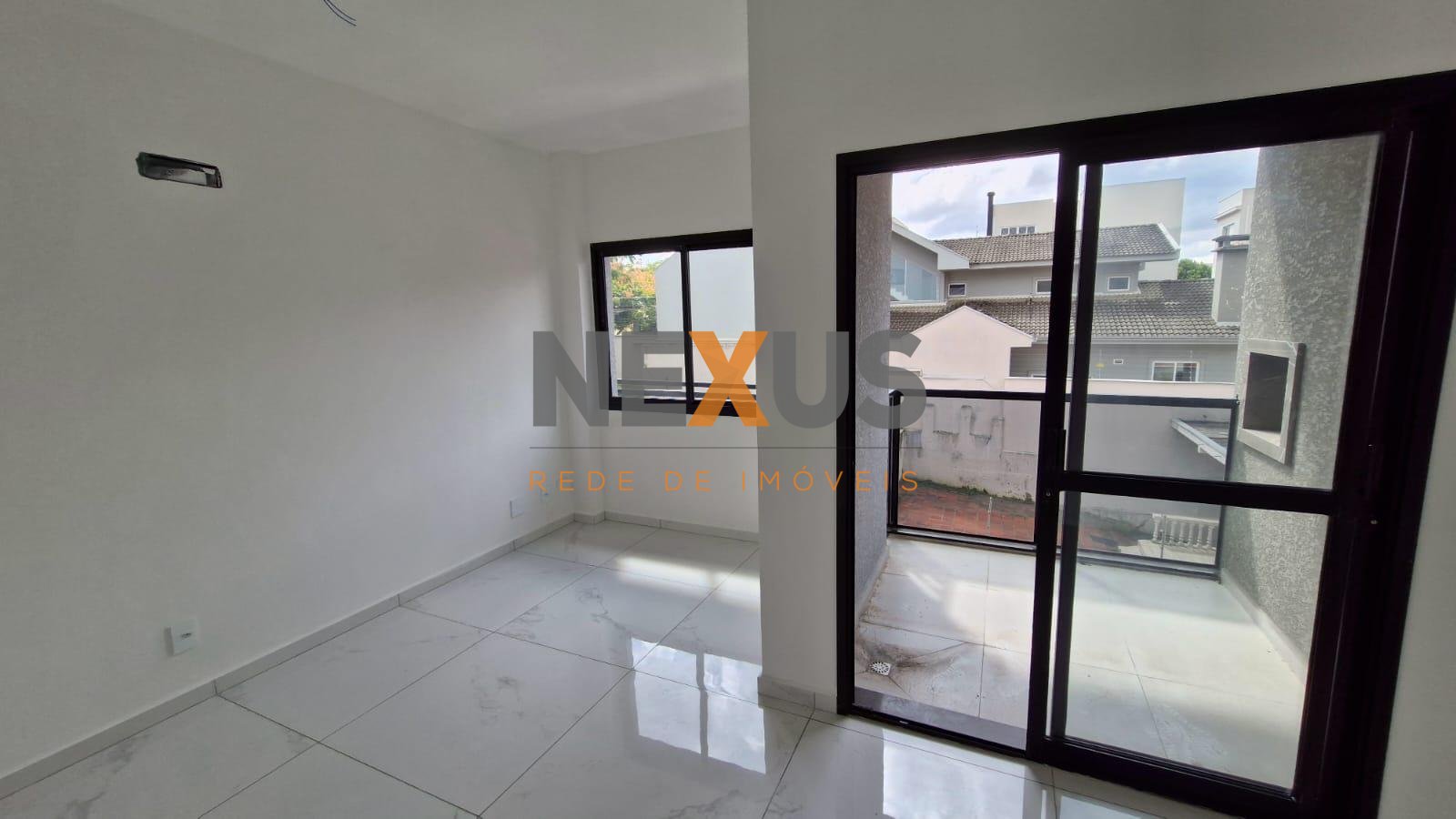 Apartamento Novo com 3 Quartos e 2 Vagas  Portão Guaíra  R  ...
