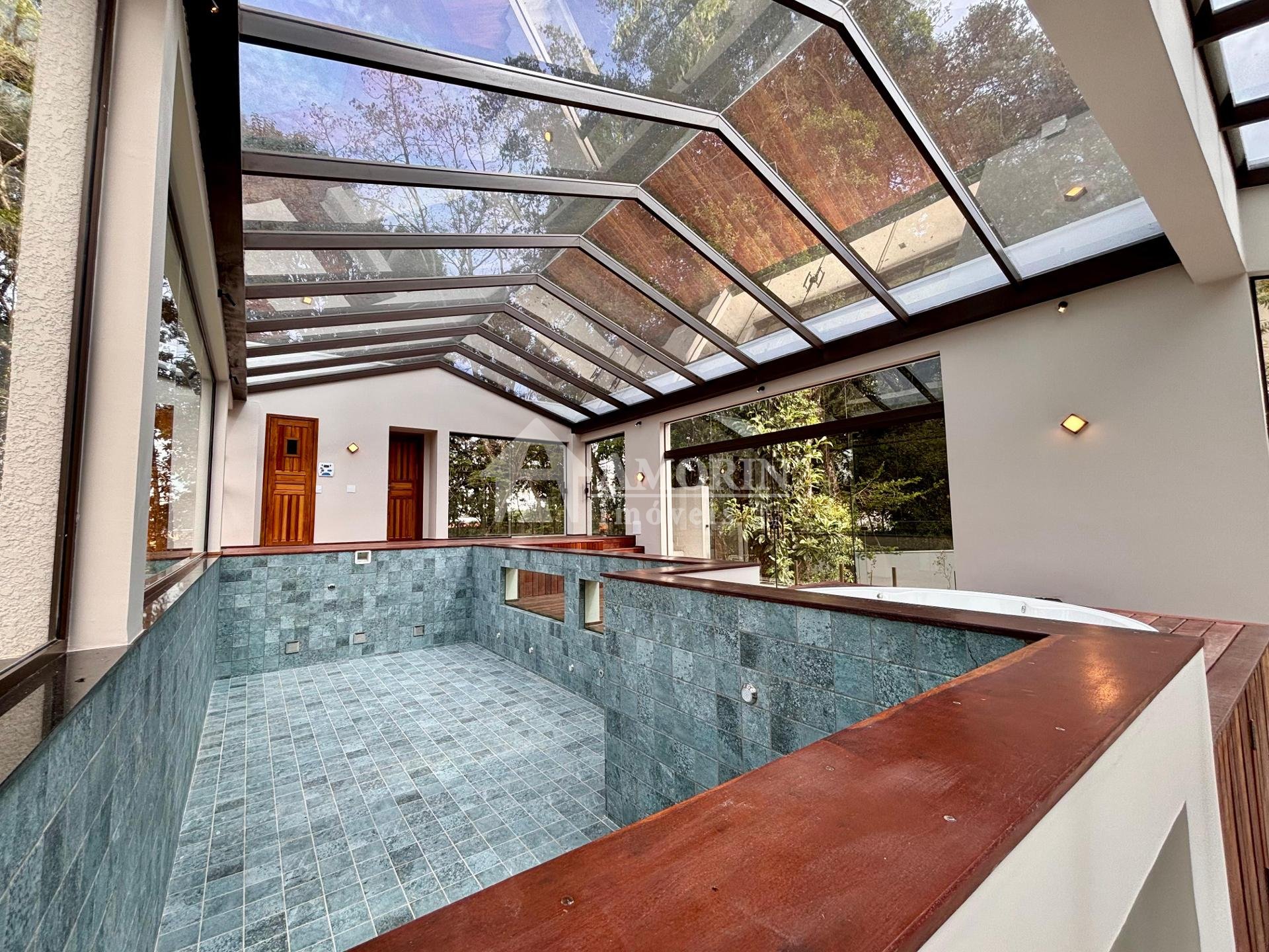 Casa no Jardim Munique com 3 Su?tes, Piscina e Churrasqueira  ...