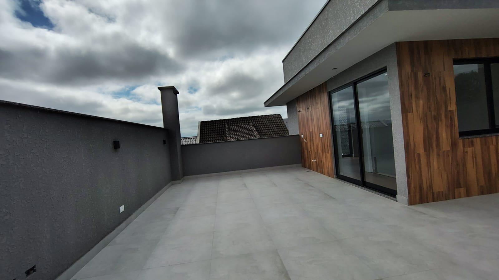 Lindo Sobrado Moderno com 3 Dormitórios e Terraço no Bairro Ca...