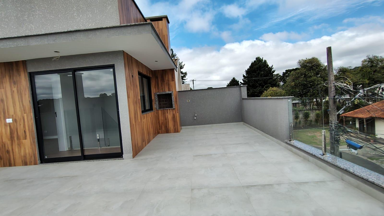 Lindo Sobrado Moderno com 3 Dormitórios e Terraço no Bairro Ca...