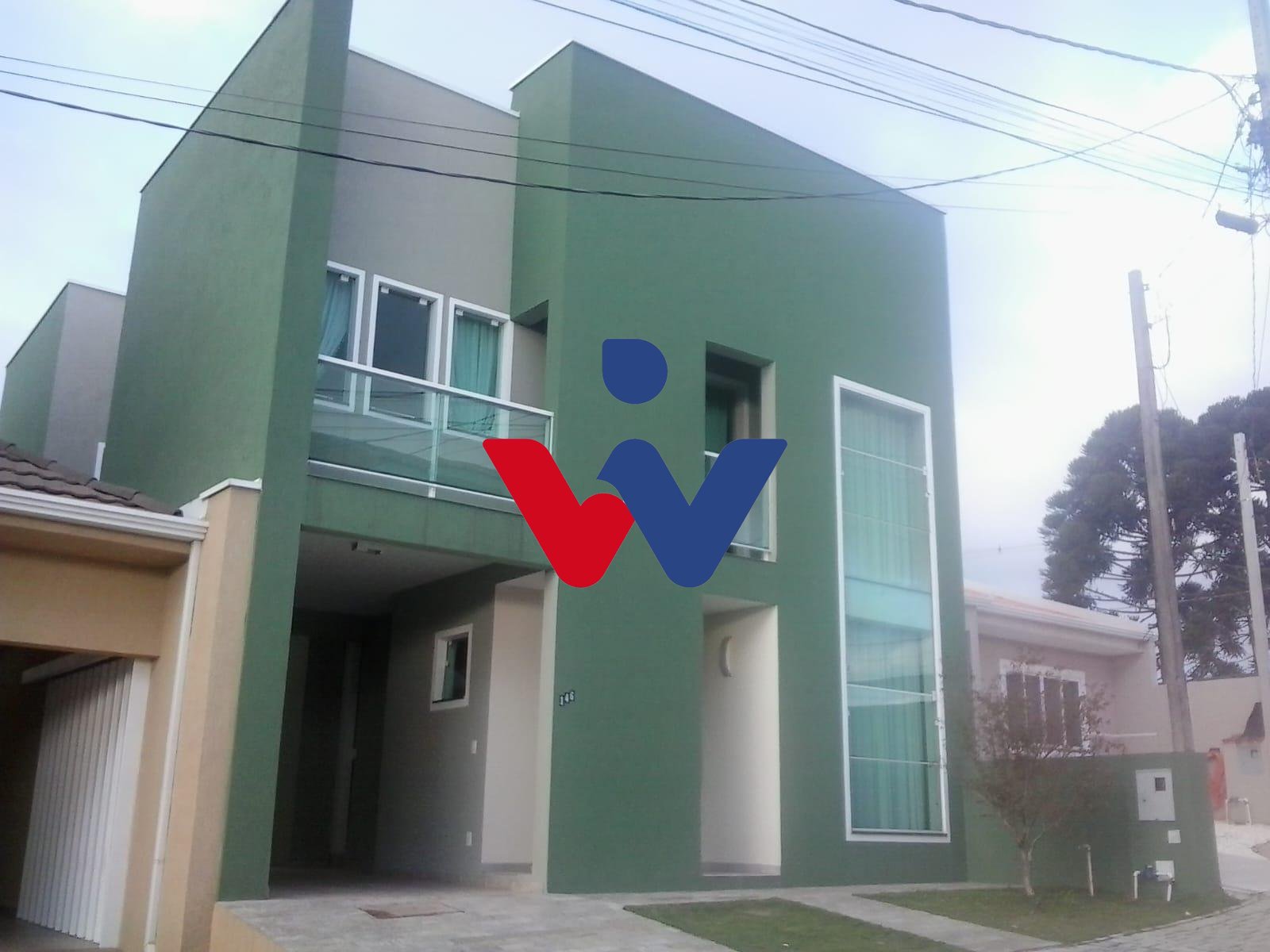 Sobrado Três Quartos Em Condomínio Fechado  No Bairro Cachoeir...