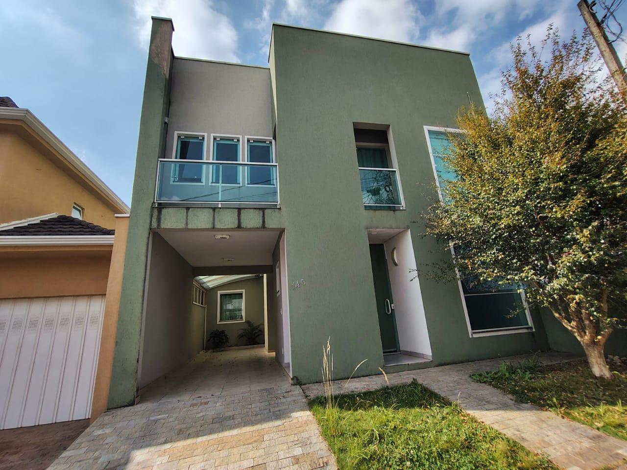 Sobrado Três Quartos Em Condomínio Fechado  No Bairro Cachoeir...