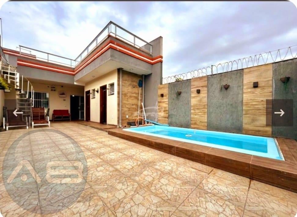 Casa de Alto Padrão com Piscina à Venda em Itajubá Piçarras  T...